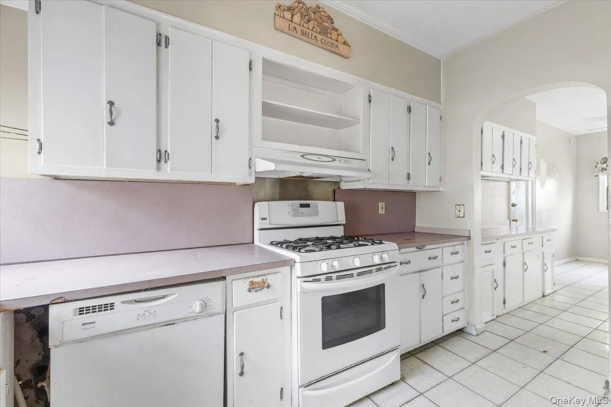 56 Northfield Road, New Rochelle, NY, 4 Bedrooms Bedrooms, 11 Rooms Rooms,3 BathroomsBathrooms,Residential,For Rent,Northfield,0,1008446 56 Northfield Road, New Rochelle, NY, 4 Bedrooms Bedrooms, 11 Rooms Rooms,3 BathroomsBathrooms,Residential,For Rent,Northfield,0,1008446