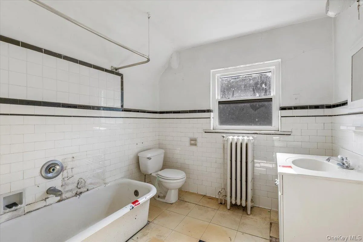 56 Northfield Road, New Rochelle, NY, 4 Bedrooms Bedrooms, 11 Rooms Rooms,3 BathroomsBathrooms,Residential,For Rent,Northfield,0,1008446 56 Northfield Road, New Rochelle, NY, 4 Bedrooms Bedrooms, 11 Rooms Rooms,3 BathroomsBathrooms,Residential,For Rent,Northfield,0,1008446