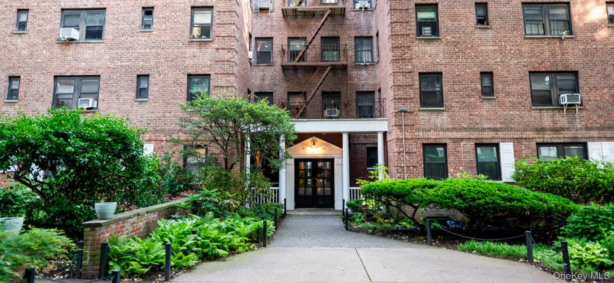 83-83 118th Street, New York, NY, 1 Bedroom Bedrooms, 3 Rooms Rooms,1 BathroomBathrooms,Residential,For Rent,118th,0,1008448 83-83 118th Street, New York, NY, 1 Bedroom Bedrooms, 3 Rooms Rooms,1 BathroomBathrooms,Residential,For Rent,118th,0,1008448