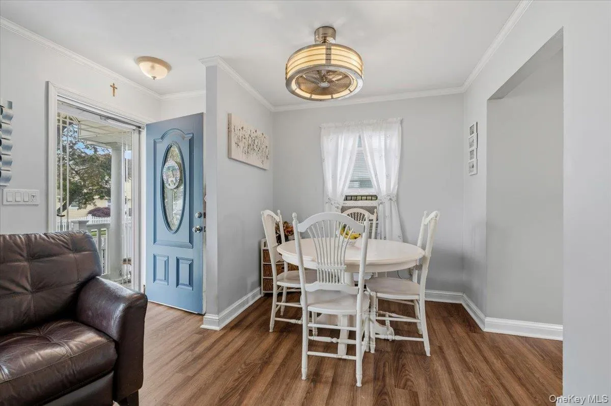 58 Myers Avenue, Oyster Bay, NY, 3 Bedrooms Bedrooms, 6 Rooms Rooms,1 BathroomBathrooms,Residential,For Rent,Myers,0,1008449 58 Myers Avenue, Oyster Bay, NY, 3 Bedrooms Bedrooms, 6 Rooms Rooms,1 BathroomBathrooms,Residential,For Rent,Myers,0,1008449