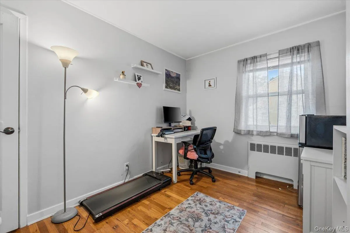 58 Myers Avenue, Oyster Bay, NY, 3 Bedrooms Bedrooms, 6 Rooms Rooms,1 BathroomBathrooms,Residential,For Rent,Myers,0,1008449 58 Myers Avenue, Oyster Bay, NY, 3 Bedrooms Bedrooms, 6 Rooms Rooms,1 BathroomBathrooms,Residential,For Rent,Myers,0,1008449