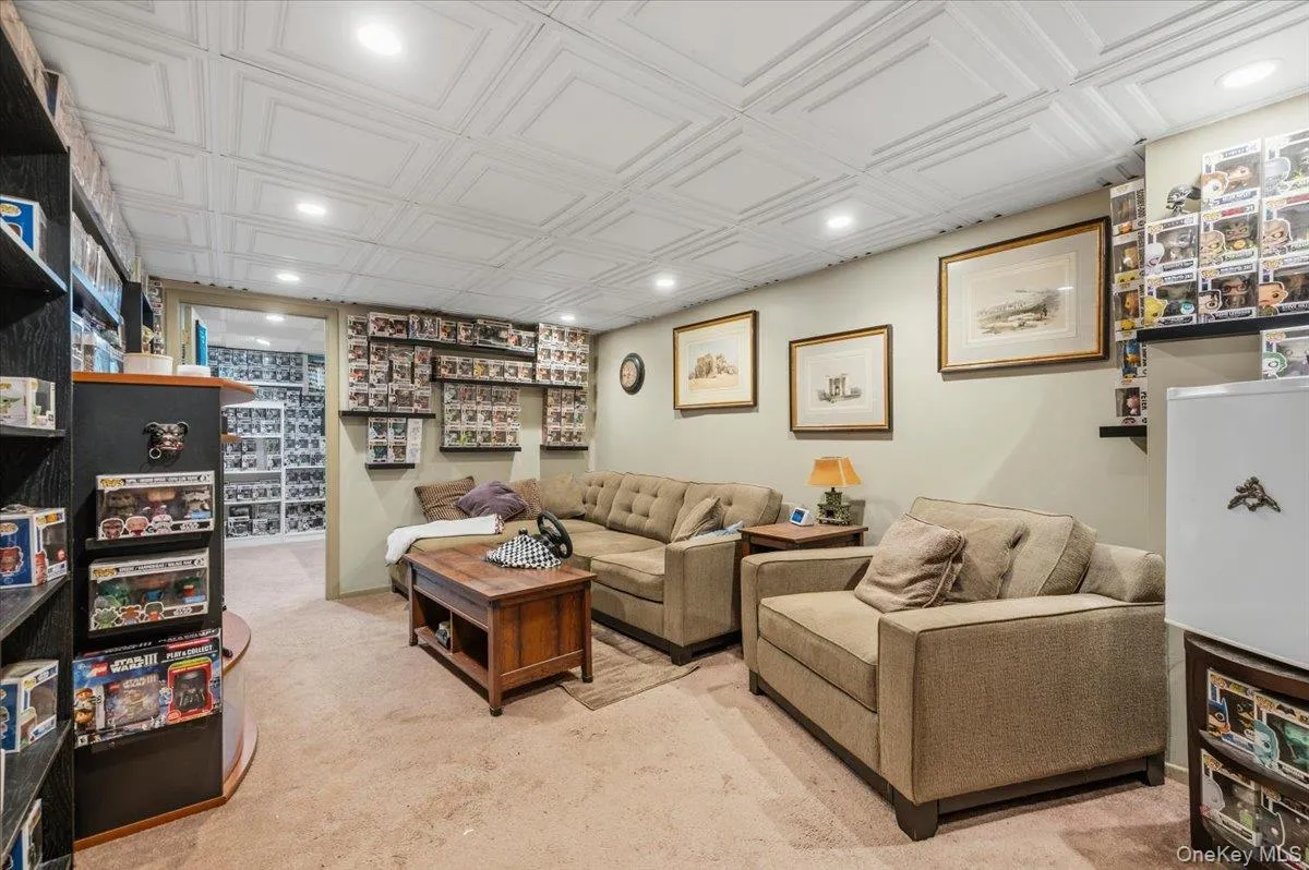 58 Myers Avenue, Oyster Bay, NY, 3 Bedrooms Bedrooms, 6 Rooms Rooms,1 BathroomBathrooms,Residential,For Rent,Myers,0,1008449 58 Myers Avenue, Oyster Bay, NY, 3 Bedrooms Bedrooms, 6 Rooms Rooms,1 BathroomBathrooms,Residential,For Rent,Myers,0,1008449