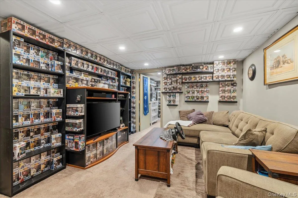 58 Myers Avenue, Oyster Bay, NY, 3 Bedrooms Bedrooms, 6 Rooms Rooms,1 BathroomBathrooms,Residential,For Rent,Myers,0,1008449 58 Myers Avenue, Oyster Bay, NY, 3 Bedrooms Bedrooms, 6 Rooms Rooms,1 BathroomBathrooms,Residential,For Rent,Myers,0,1008449