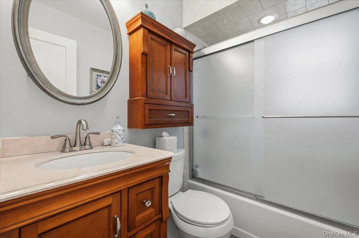58 Myers Avenue, Oyster Bay, NY, 3 Bedrooms Bedrooms, 6 Rooms Rooms,1 BathroomBathrooms,Residential,For Rent,Myers,0,1008449 58 Myers Avenue, Oyster Bay, NY, 3 Bedrooms Bedrooms, 6 Rooms Rooms,1 BathroomBathrooms,Residential,For Rent,Myers,0,1008449