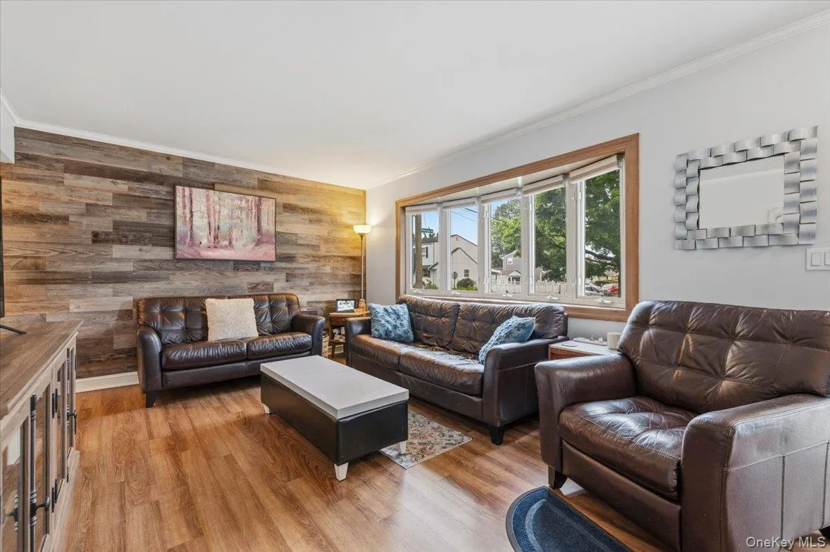 58 Myers Avenue, Oyster Bay, NY, 3 Bedrooms Bedrooms, 6 Rooms Rooms,1 BathroomBathrooms,Residential,For Rent,Myers,0,1008449 58 Myers Avenue, Oyster Bay, NY, 3 Bedrooms Bedrooms, 6 Rooms Rooms,1 BathroomBathrooms,Residential,For Rent,Myers,0,1008449