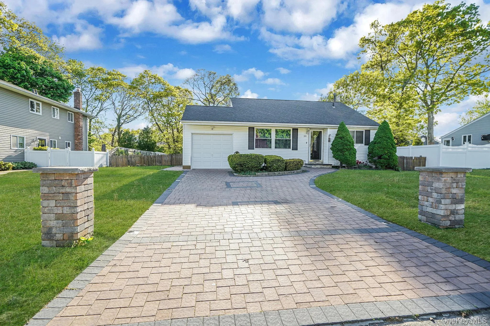 39 Superior Street, Brookhaven, NY, 3 Bedrooms Bedrooms, 9 Rooms Rooms,2 BathroomsBathrooms,Residential,For Rent,Superior,0,1008454 39 Superior Street, Brookhaven, NY, 3 Bedrooms Bedrooms, 9 Rooms Rooms,2 BathroomsBathrooms,Residential,For Rent,Superior,0,1008454