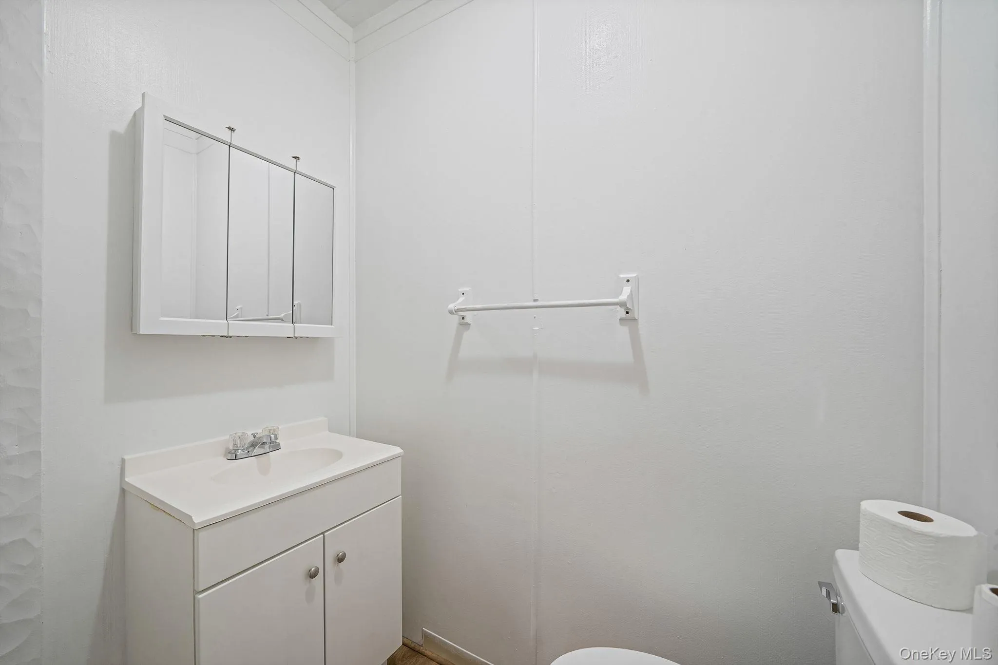 129 Shaber Road, Brookhaven, NY, 3 Bedrooms Bedrooms, 8 Rooms Rooms,2 BathroomsBathrooms,Residential,For Rent,Shaber,0,1008458 129 Shaber Road, Brookhaven, NY, 3 Bedrooms Bedrooms, 8 Rooms Rooms,2 BathroomsBathrooms,Residential,For Rent,Shaber,0,1008458