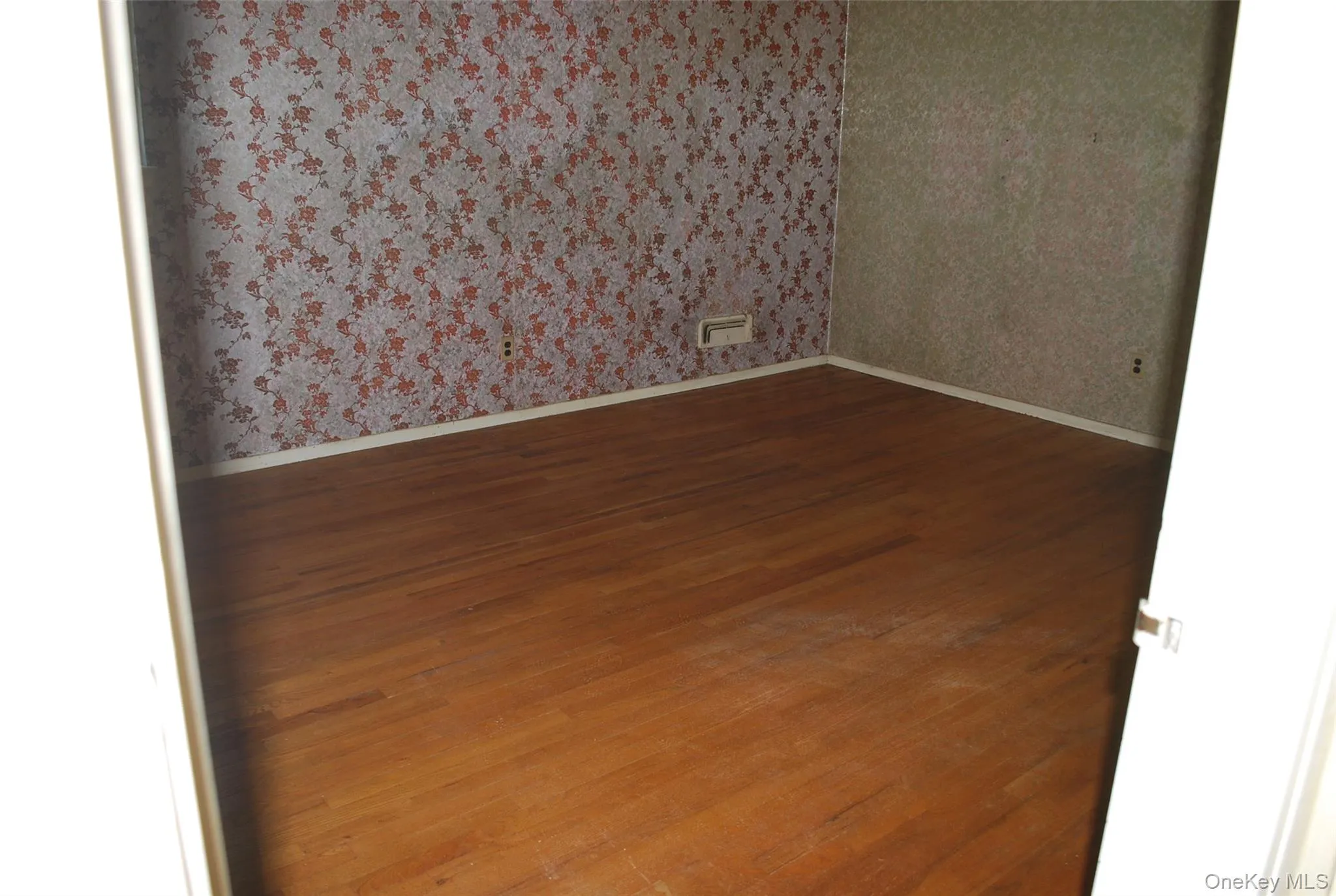 79 Marcus Avenue, North Hempstead, NY, 4 Bedrooms Bedrooms, 8 Rooms Rooms,2 BathroomsBathrooms,Residential,For Rent,Marcus,0,KEY1008462 79 Marcus Avenue, North Hempstead, NY, 4 Bedrooms Bedrooms, 8 Rooms Rooms,2 BathroomsBathrooms,Residential,For Rent,Marcus,0,KEY1008462