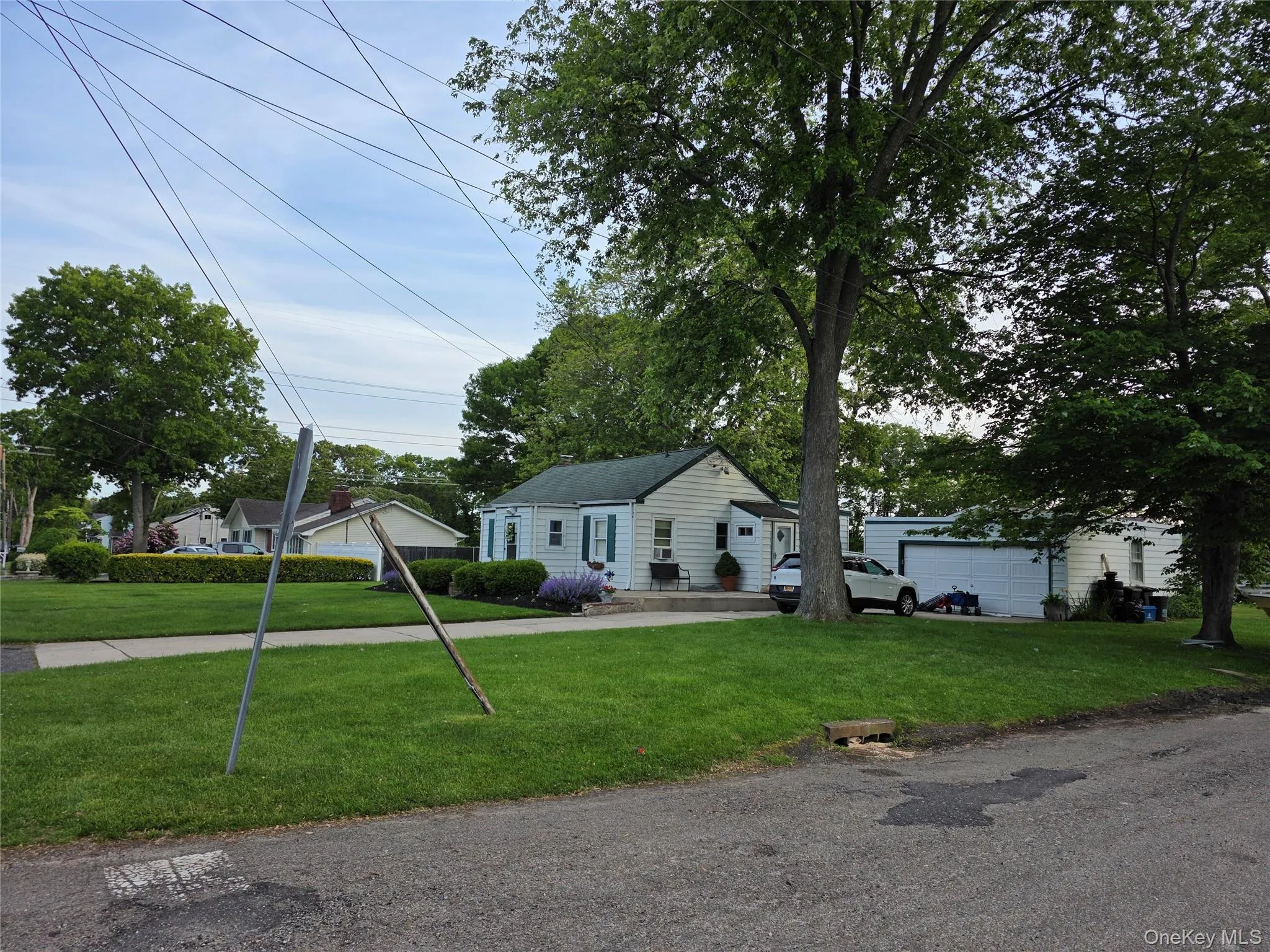 76 Hanrahan Avenue, Brookhaven, NY, 3 Bedrooms Bedrooms, 5 Rooms Rooms,1 BathroomBathrooms,Residential,For Rent,Hanrahan,0,KEY1008470 76 Hanrahan Avenue, Brookhaven, NY, 3 Bedrooms Bedrooms, 5 Rooms Rooms,1 BathroomBathrooms,Residential,For Rent,Hanrahan,0,KEY1008470