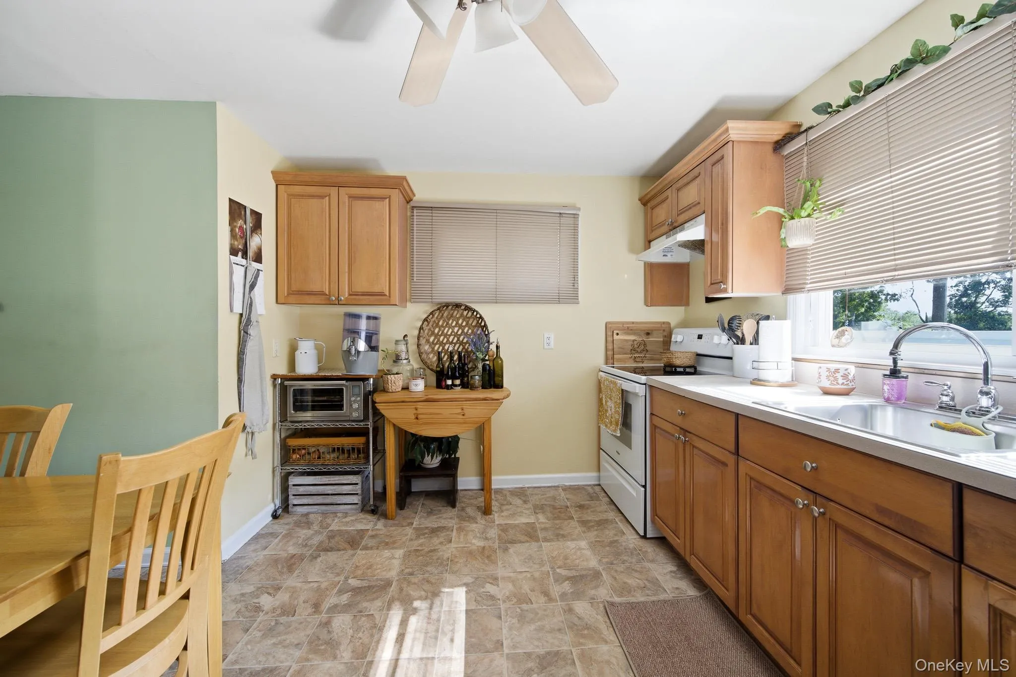 76 Hanrahan Avenue, Brookhaven, NY, 3 Bedrooms Bedrooms, 5 Rooms Rooms,1 BathroomBathrooms,Residential,For Rent,Hanrahan,0,KEY1008470 76 Hanrahan Avenue, Brookhaven, NY, 3 Bedrooms Bedrooms, 5 Rooms Rooms,1 BathroomBathrooms,Residential,For Rent,Hanrahan,0,KEY1008470