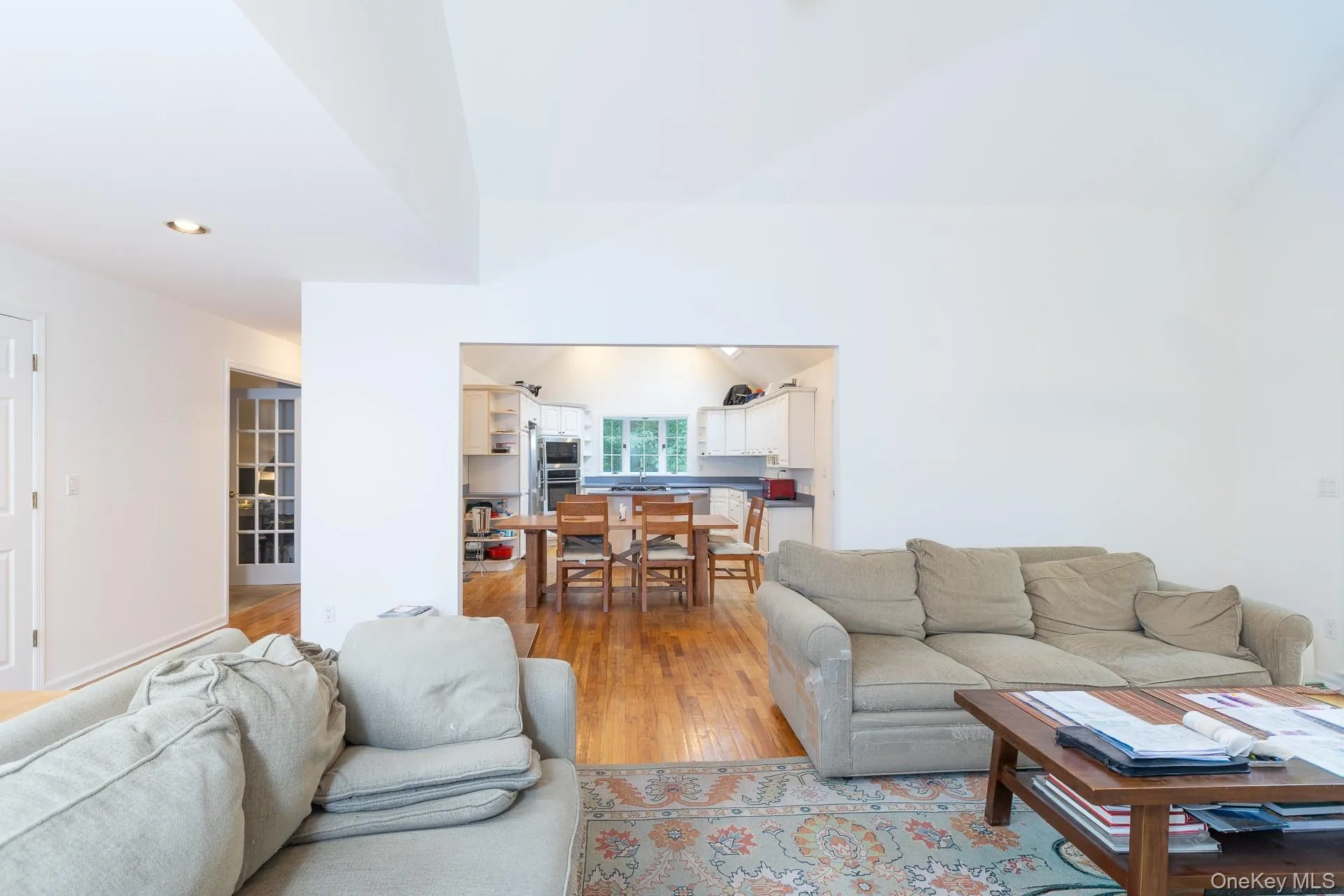 33 Windwood Court, Southampton, NY, 3 Bedrooms Bedrooms, 7 Rooms Rooms,2 BathroomsBathrooms,Residential,For Rent,Windwood,0,KEY1008472 33 Windwood Court, Southampton, NY, 3 Bedrooms Bedrooms, 7 Rooms Rooms,2 BathroomsBathrooms,Residential,For Rent,Windwood,0,KEY1008472
