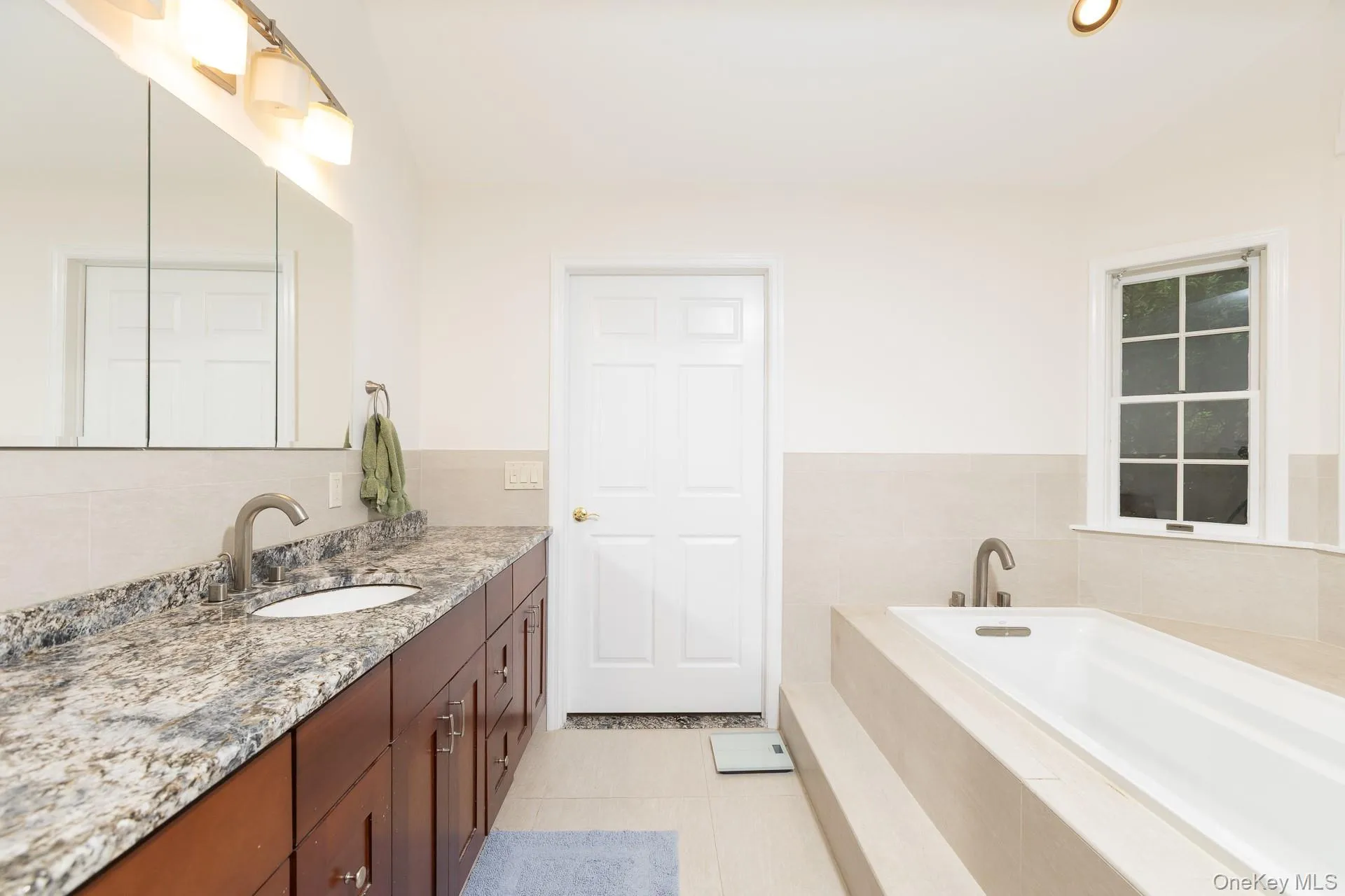 33 Windwood Court, Southampton, NY, 3 Bedrooms Bedrooms, 7 Rooms Rooms,2 BathroomsBathrooms,Residential,For Rent,Windwood,0,KEY1008472 33 Windwood Court, Southampton, NY, 3 Bedrooms Bedrooms, 7 Rooms Rooms,2 BathroomsBathrooms,Residential,For Rent,Windwood,0,KEY1008472
