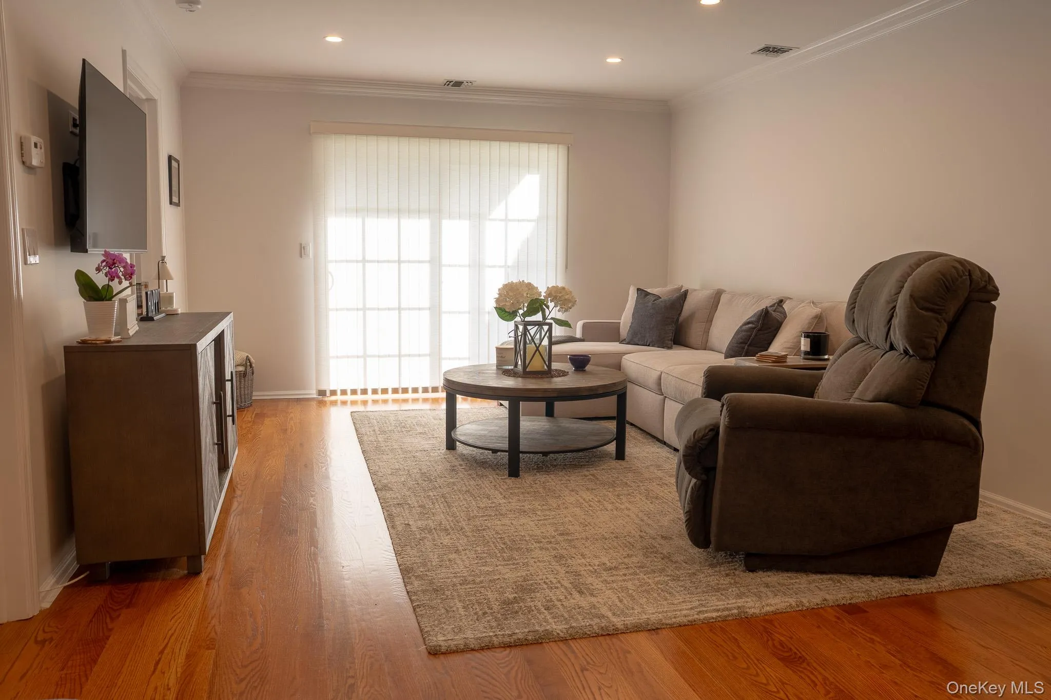 1165 Savoy Drive, Huntington, NY, 2 Bedrooms Bedrooms, 6 Rooms Rooms,2 BathroomsBathrooms,Residential,For Rent,Savoy,0,1008475 1165 Savoy Drive, Huntington, NY, 2 Bedrooms Bedrooms, 6 Rooms Rooms,2 BathroomsBathrooms,Residential,For Rent,Savoy,0,1008475