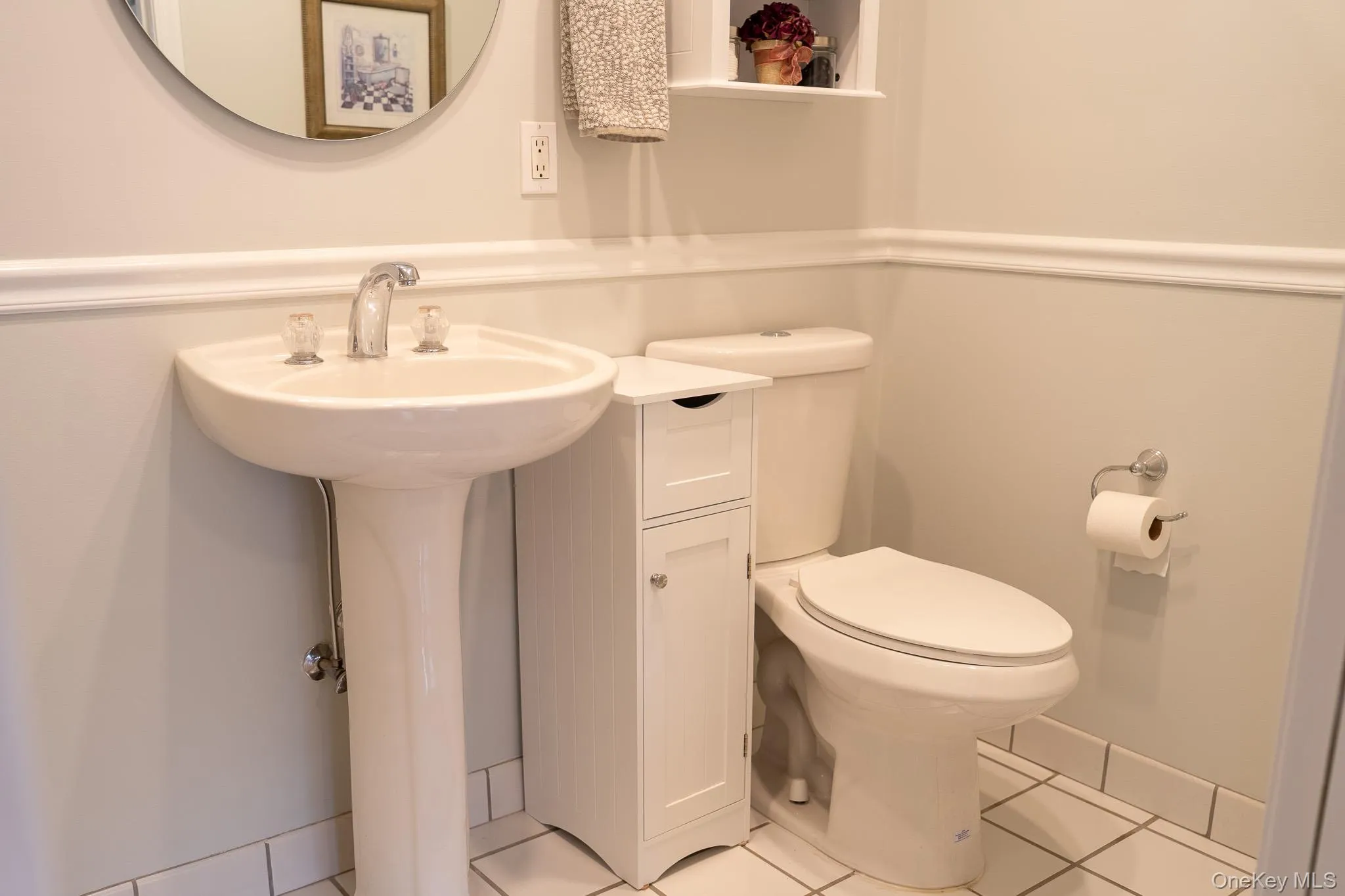 2nd Bed Bathroom with Pocket Door 2nd Bed Bathroom with Pocket Door