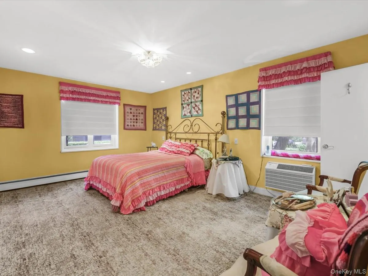 25 Canterbury Road, North Hempstead, NY, 2 Bedrooms Bedrooms, 6 Rooms Rooms,2 BathroomsBathrooms,Residential,For Rent,Canterbury,0,1008477 25 Canterbury Road, North Hempstead, NY, 2 Bedrooms Bedrooms, 6 Rooms Rooms,2 BathroomsBathrooms,Residential,For Rent,Canterbury,0,1008477