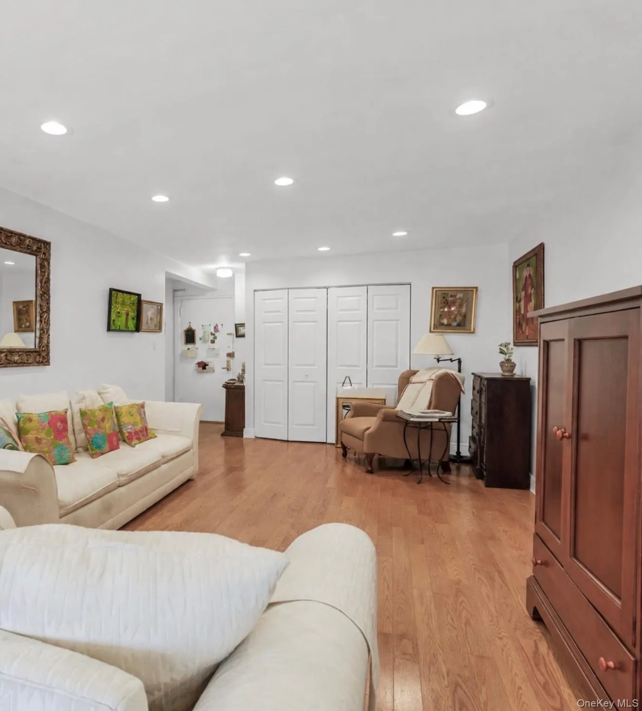 25 Canterbury Road, North Hempstead, NY, 2 Bedrooms Bedrooms, 6 Rooms Rooms,2 BathroomsBathrooms,Residential,For Rent,Canterbury,0,1008477 25 Canterbury Road, North Hempstead, NY, 2 Bedrooms Bedrooms, 6 Rooms Rooms,2 BathroomsBathrooms,Residential,For Rent,Canterbury,0,1008477