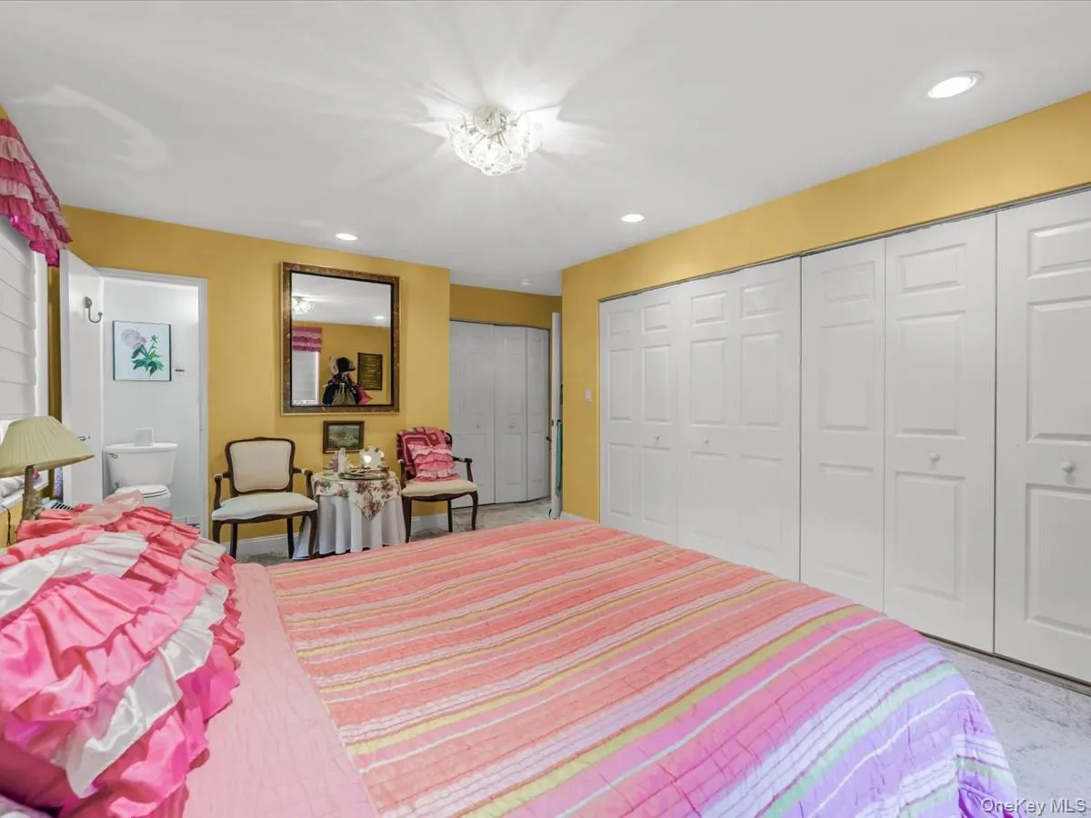 25 Canterbury Road, North Hempstead, NY, 2 Bedrooms Bedrooms, 6 Rooms Rooms,2 BathroomsBathrooms,Residential,For Rent,Canterbury,0,1008477 25 Canterbury Road, North Hempstead, NY, 2 Bedrooms Bedrooms, 6 Rooms Rooms,2 BathroomsBathrooms,Residential,For Rent,Canterbury,0,1008477