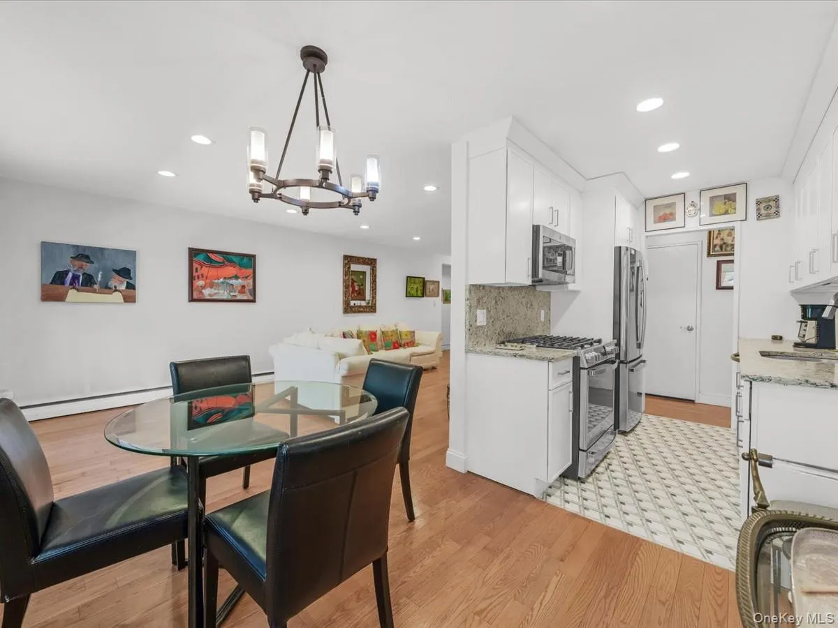 25 Canterbury Road, North Hempstead, NY, 2 Bedrooms Bedrooms, 6 Rooms Rooms,2 BathroomsBathrooms,Residential,For Rent,Canterbury,0,1008477 25 Canterbury Road, North Hempstead, NY, 2 Bedrooms Bedrooms, 6 Rooms Rooms,2 BathroomsBathrooms,Residential,For Rent,Canterbury,0,1008477