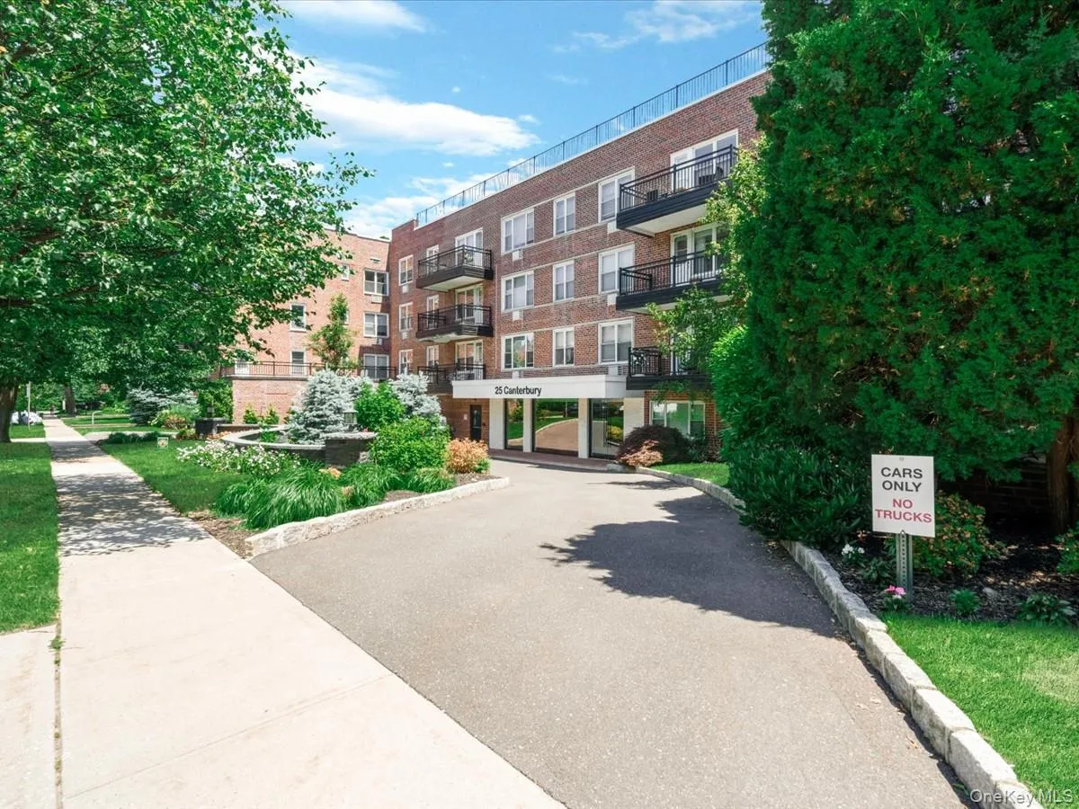 25 Canterbury Road, North Hempstead, NY, 2 Bedrooms Bedrooms, 6 Rooms Rooms,2 BathroomsBathrooms,Residential,For Rent,Canterbury,0,1008477 25 Canterbury Road, North Hempstead, NY, 2 Bedrooms Bedrooms, 6 Rooms Rooms,2 BathroomsBathrooms,Residential,For Rent,Canterbury,0,1008477
