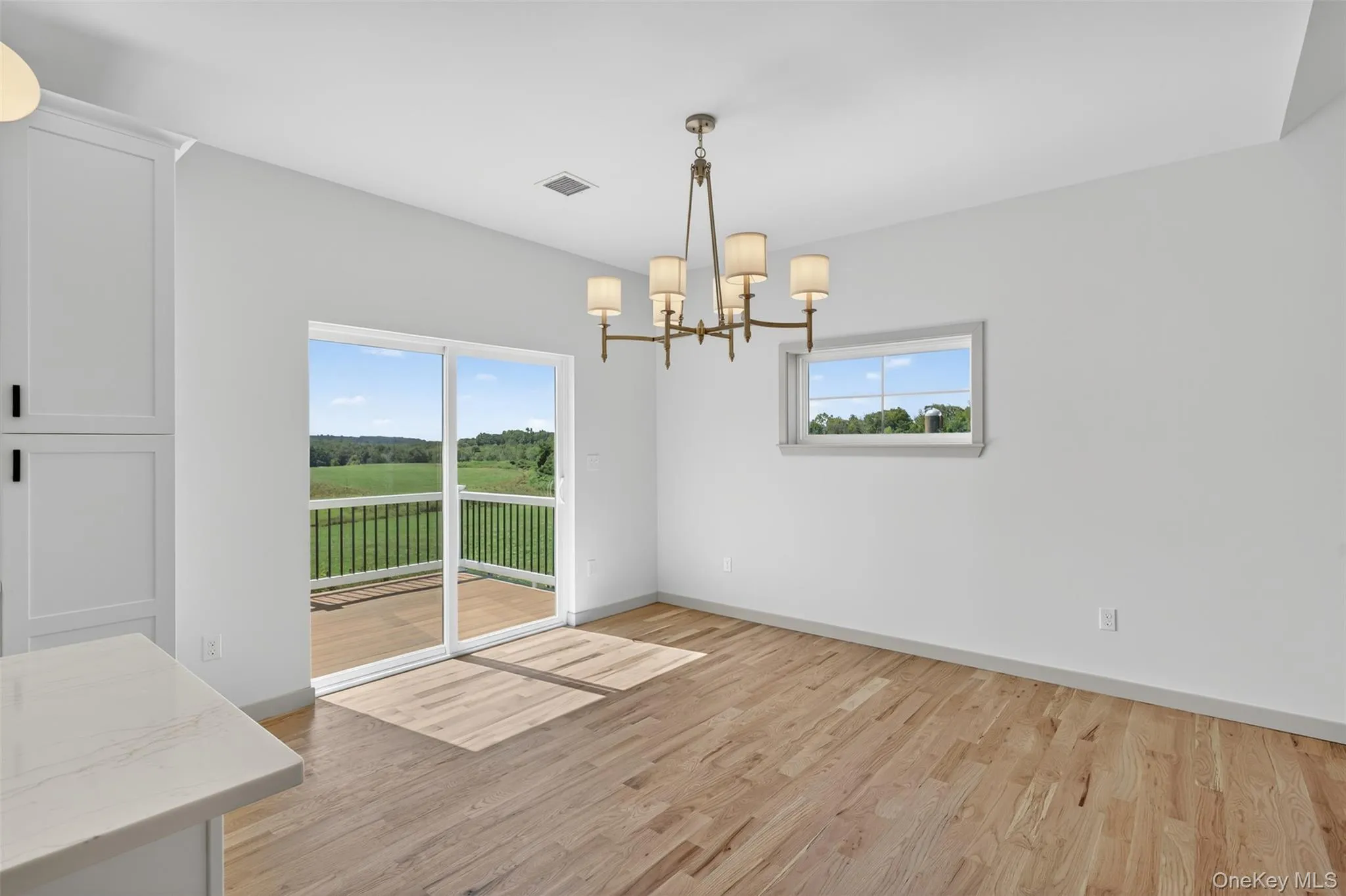 Representative model of recent build shown. Features, finishes, elevations and available options may be customized through the builder. Representative model of recent build shown. Features, finishes, elevations and available options may be customized through the builder.