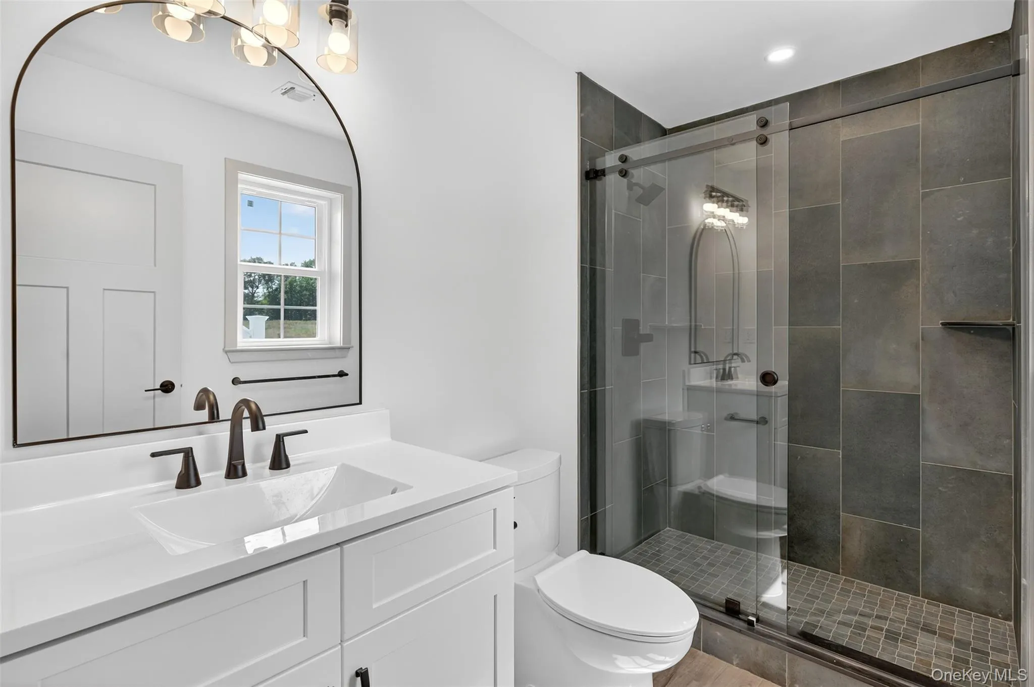 Representative model of recent build shown. Features, finishes, elevations and available options may be customized through the builder. Representative model of recent build shown. Features, finishes, elevations and available options may be customized through the builder.