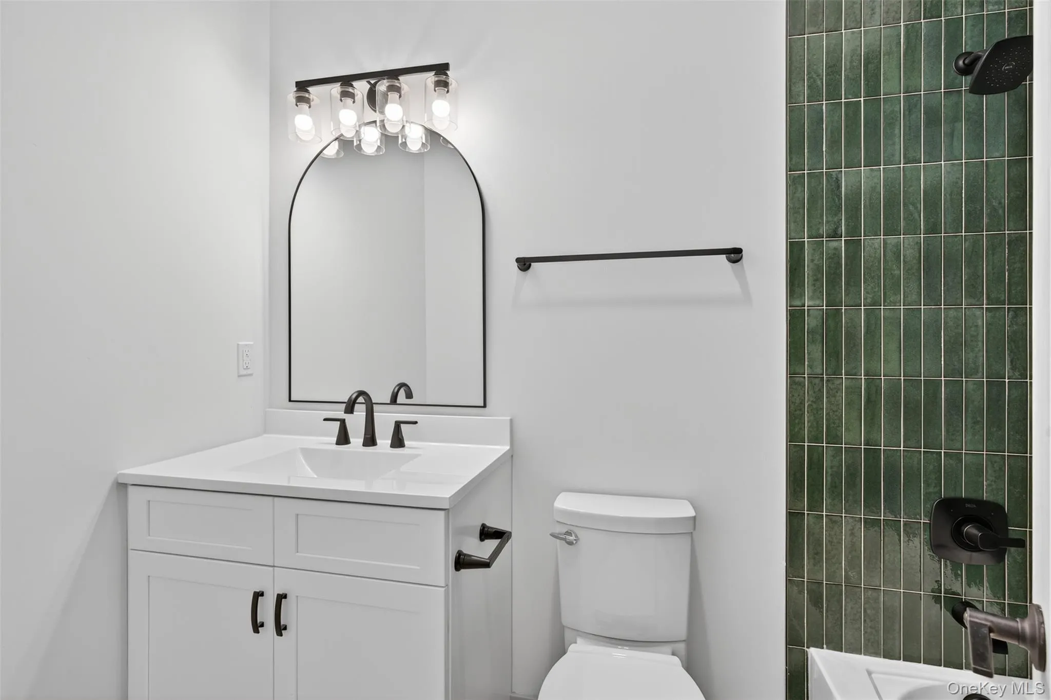 Representative model of recent build shown. Features, finishes, elevations and available options may be customized through the builder. Representative model of recent build shown. Features, finishes, elevations and available options may be customized through the builder.