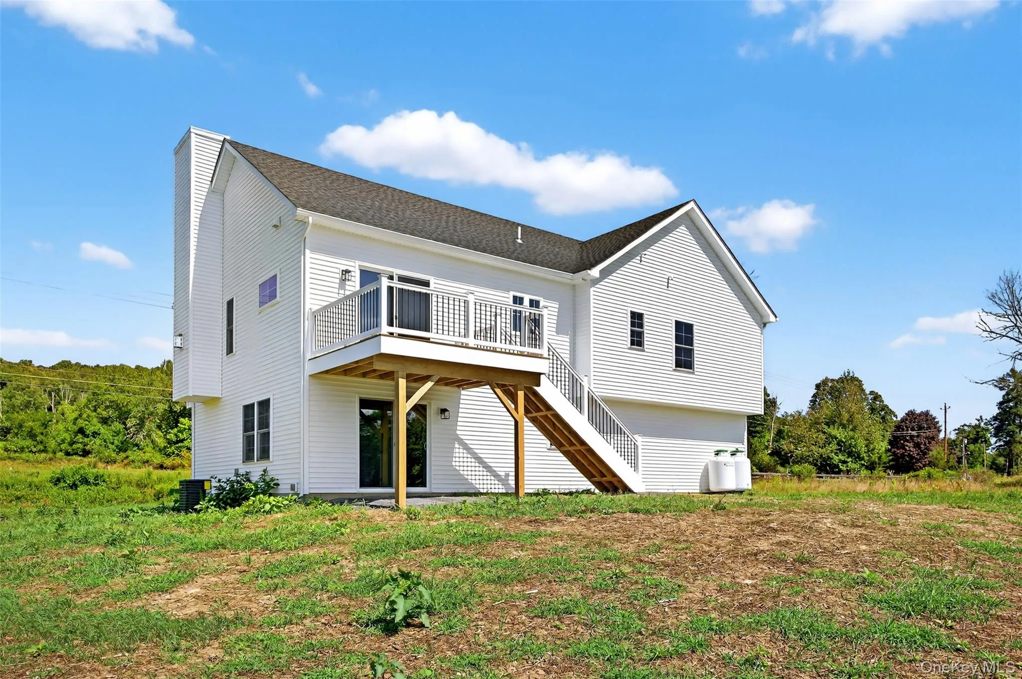Representative model of recent build shown. Features, finishes, elevations and available options may be customized through the builder. Representative model of recent build shown. Features, finishes, elevations and available options may be customized through the builder.