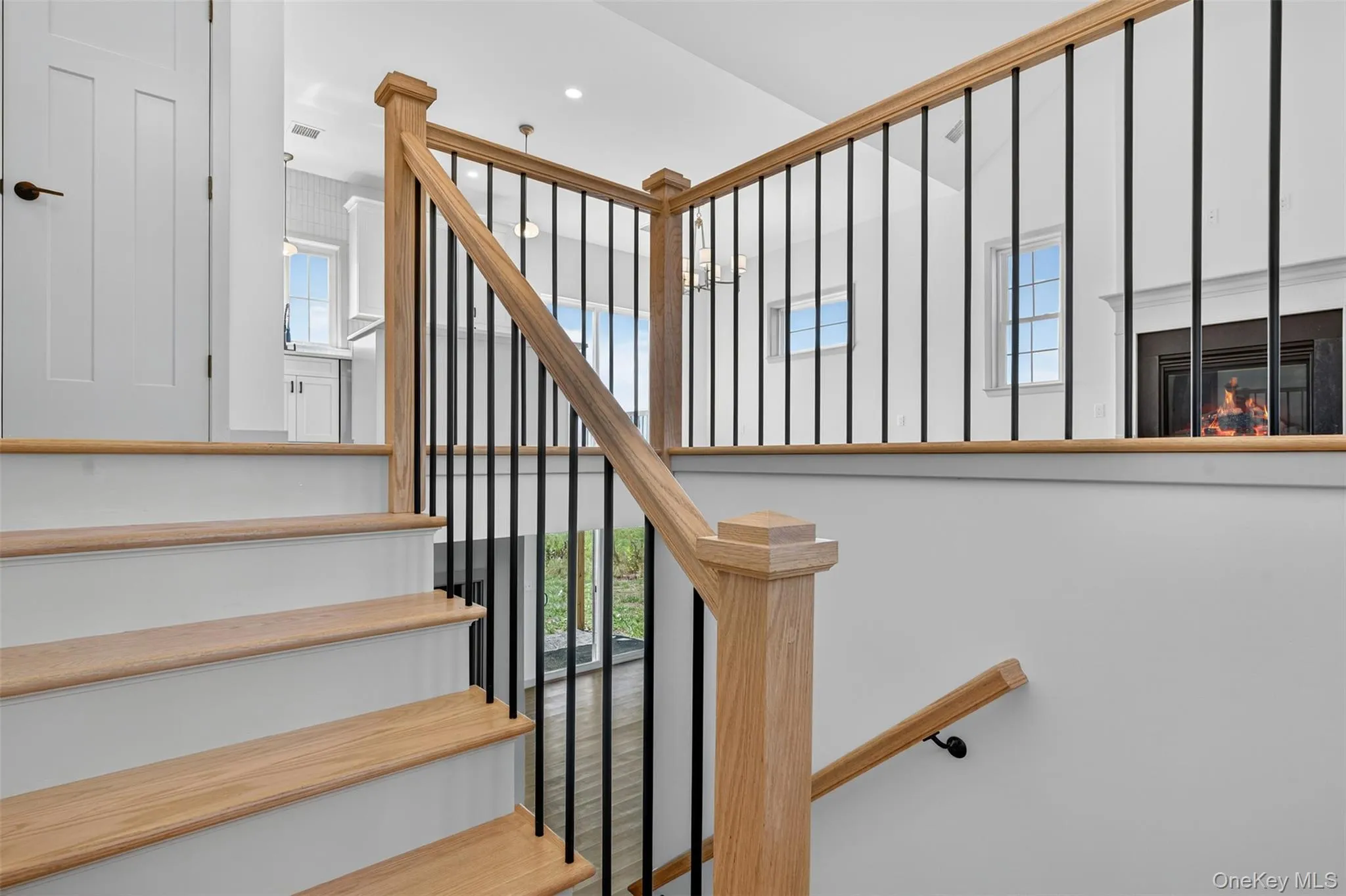 Representative model of recent build shown. Features, finishes, elevations and available options may be customized through the builder. Representative model of recent build shown. Features, finishes, elevations and available options may be customized through the builder.