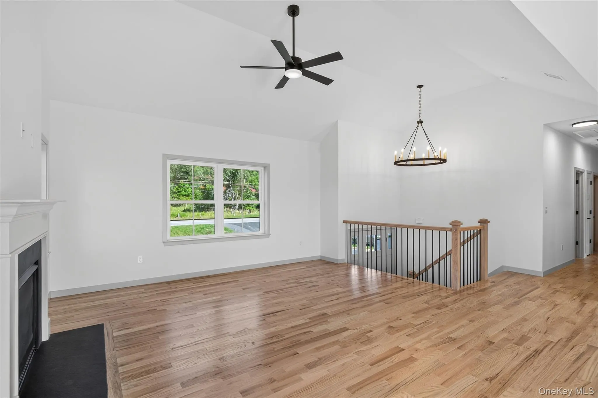 Representative model of recent build shown. Features, finishes, elevations and available options may be customized through the builder. Representative model of recent build shown. Features, finishes, elevations and available options may be customized through the builder.