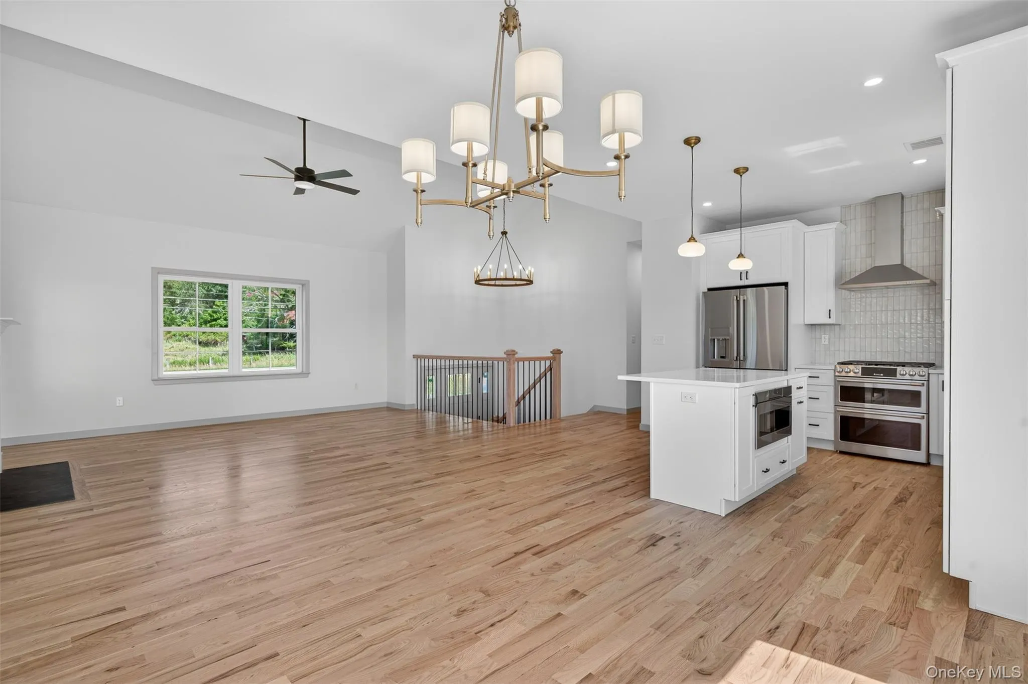 Representative model of recent build shown. Features, finishes, elevations and available options may be customized through the builder. Representative model of recent build shown. Features, finishes, elevations and available options may be customized through the builder.