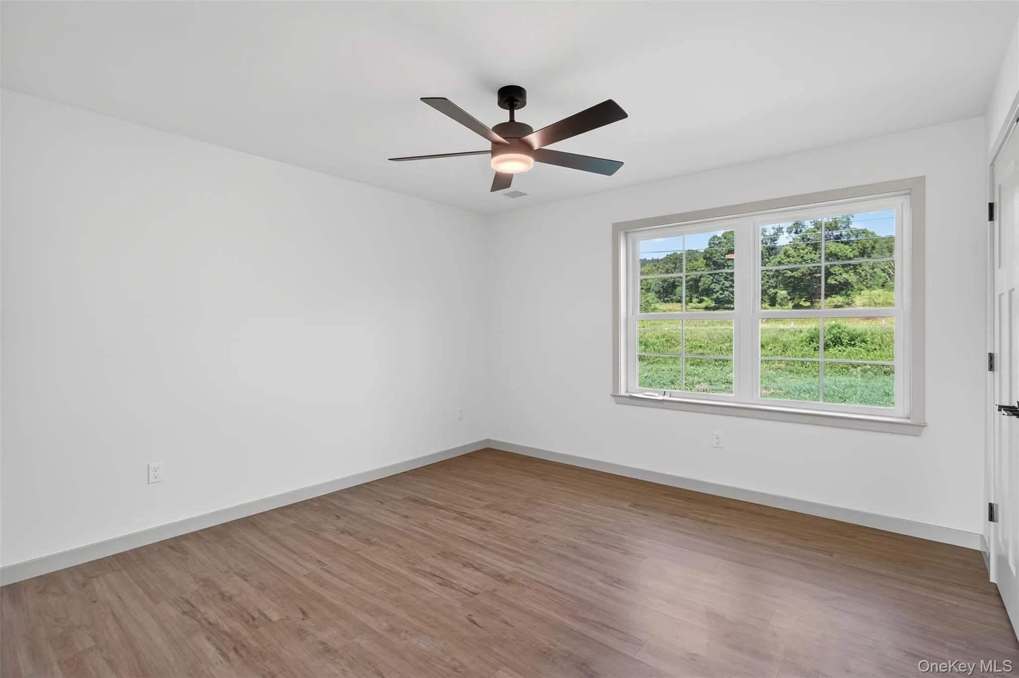 Representative model of recent build shown. Features, finishes, elevations and available options may be customized through the builder. Representative model of recent build shown. Features, finishes, elevations and available options may be customized through the builder.