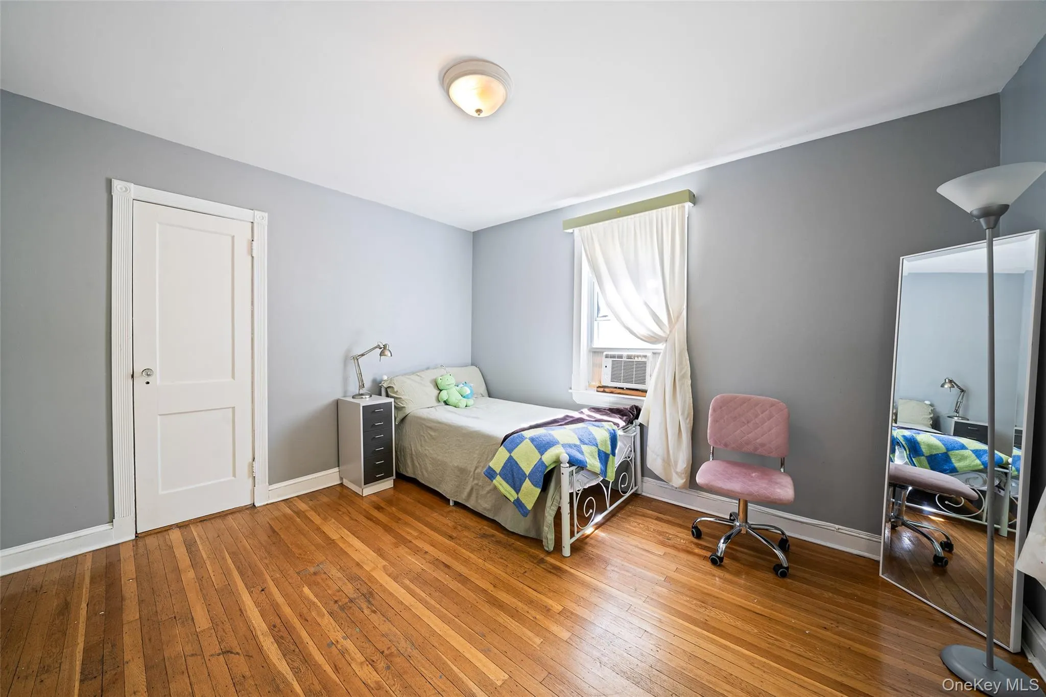 240-11 88th Avenue, New York, NY, 4 Bedrooms Bedrooms, 8 Rooms Rooms,2 BathroomsBathrooms,Residential,For Rent,88th,0,1008486 240-11 88th Avenue, New York, NY, 4 Bedrooms Bedrooms, 8 Rooms Rooms,2 BathroomsBathrooms,Residential,For Rent,88th,0,1008486