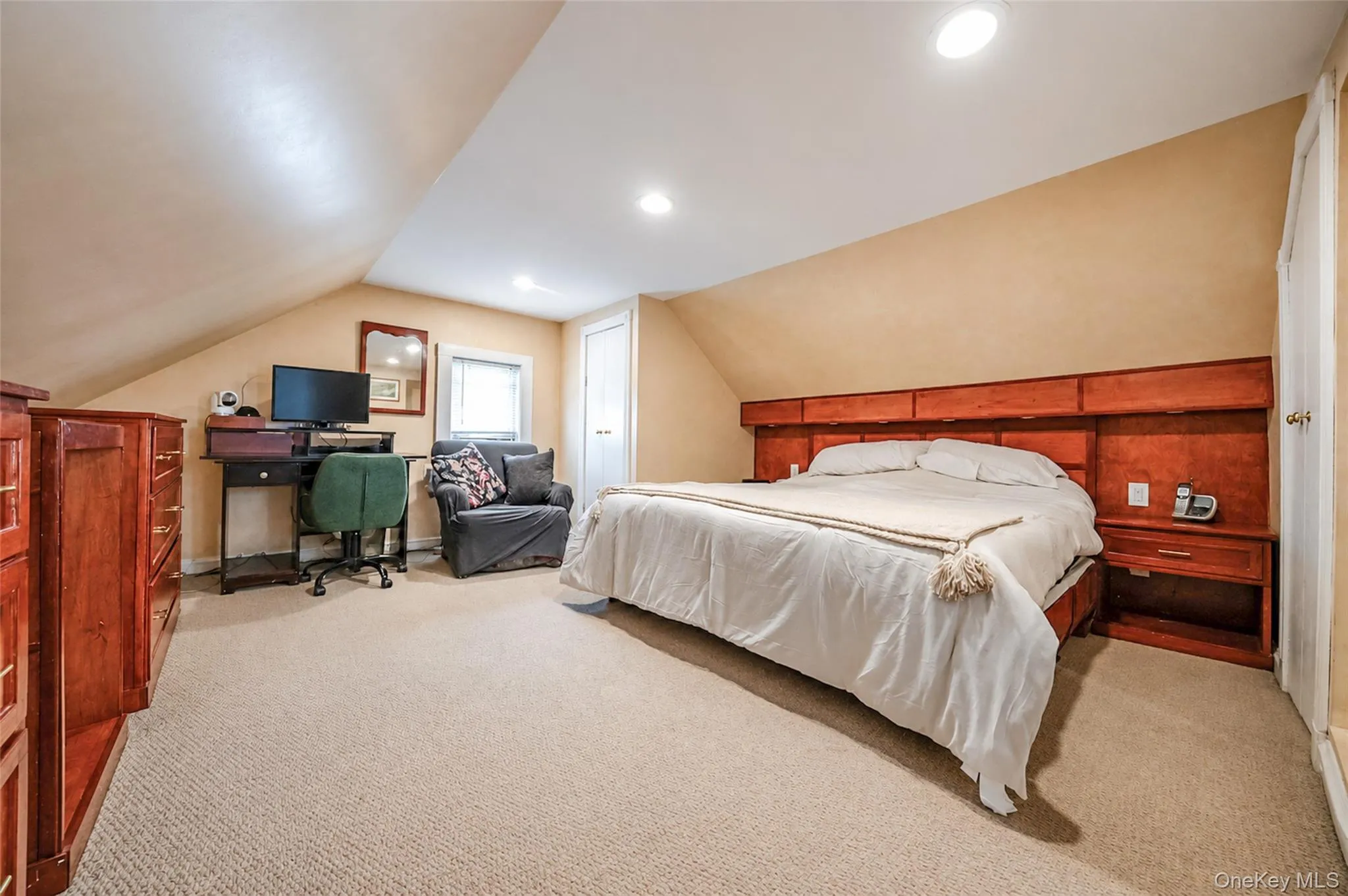 240-11 88th Avenue, New York, NY, 4 Bedrooms Bedrooms, 8 Rooms Rooms,2 BathroomsBathrooms,Residential,For Rent,88th,0,1008486 240-11 88th Avenue, New York, NY, 4 Bedrooms Bedrooms, 8 Rooms Rooms,2 BathroomsBathrooms,Residential,For Rent,88th,0,1008486