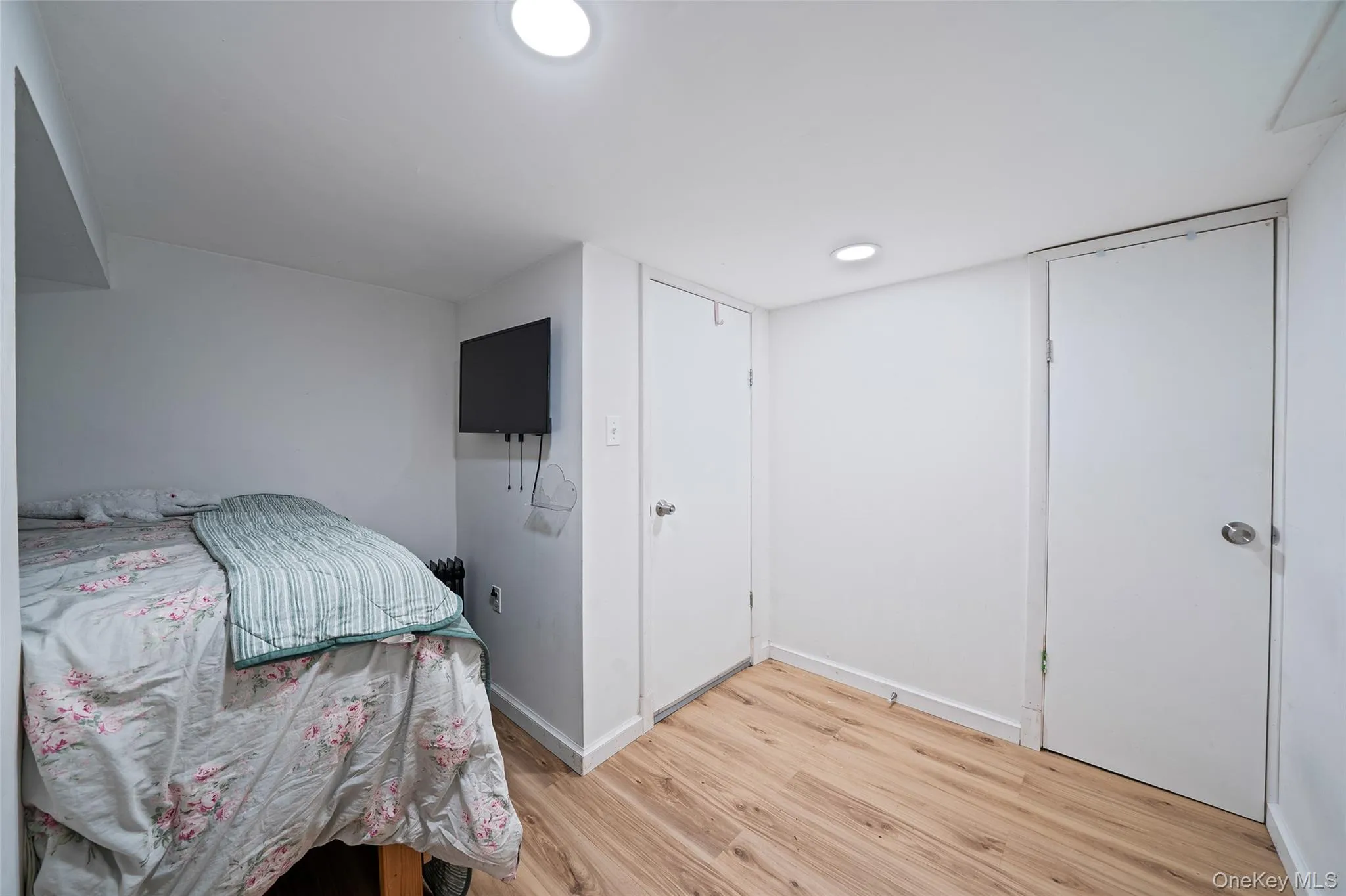 240-11 88th Avenue, New York, NY, 4 Bedrooms Bedrooms, 8 Rooms Rooms,2 BathroomsBathrooms,Residential,For Rent,88th,0,1008486 240-11 88th Avenue, New York, NY, 4 Bedrooms Bedrooms, 8 Rooms Rooms,2 BathroomsBathrooms,Residential,For Rent,88th,0,1008486