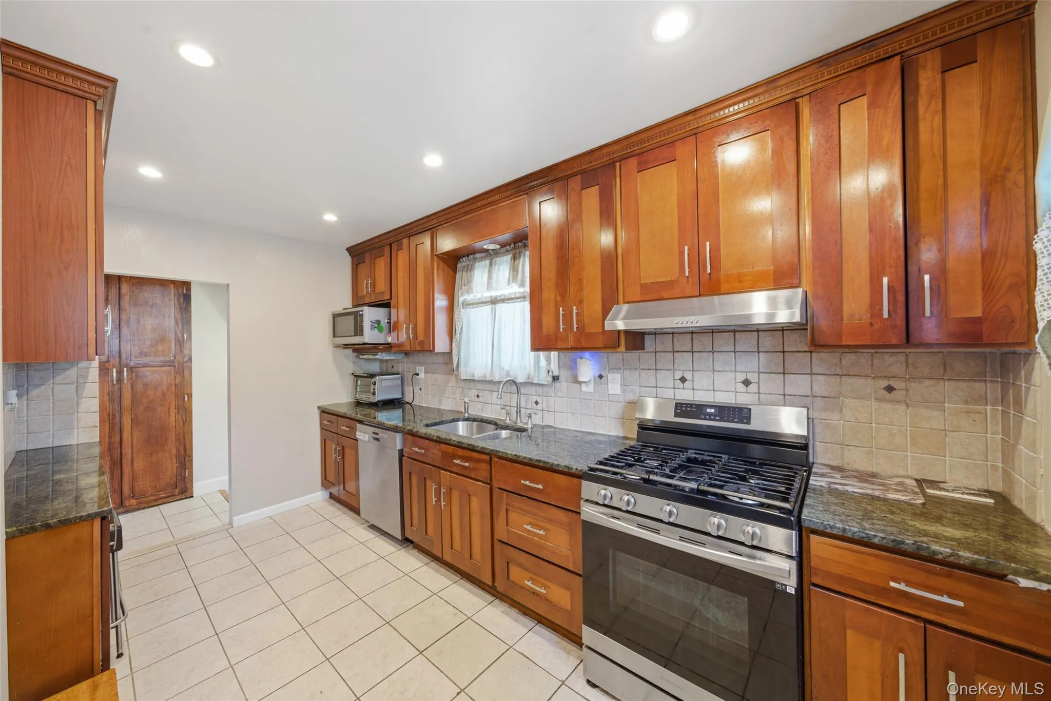 240-11 88th Avenue, New York, NY, 4 Bedrooms Bedrooms, 8 Rooms Rooms,2 BathroomsBathrooms,Residential,For Rent,88th,0,1008486 240-11 88th Avenue, New York, NY, 4 Bedrooms Bedrooms, 8 Rooms Rooms,2 BathroomsBathrooms,Residential,For Rent,88th,0,1008486