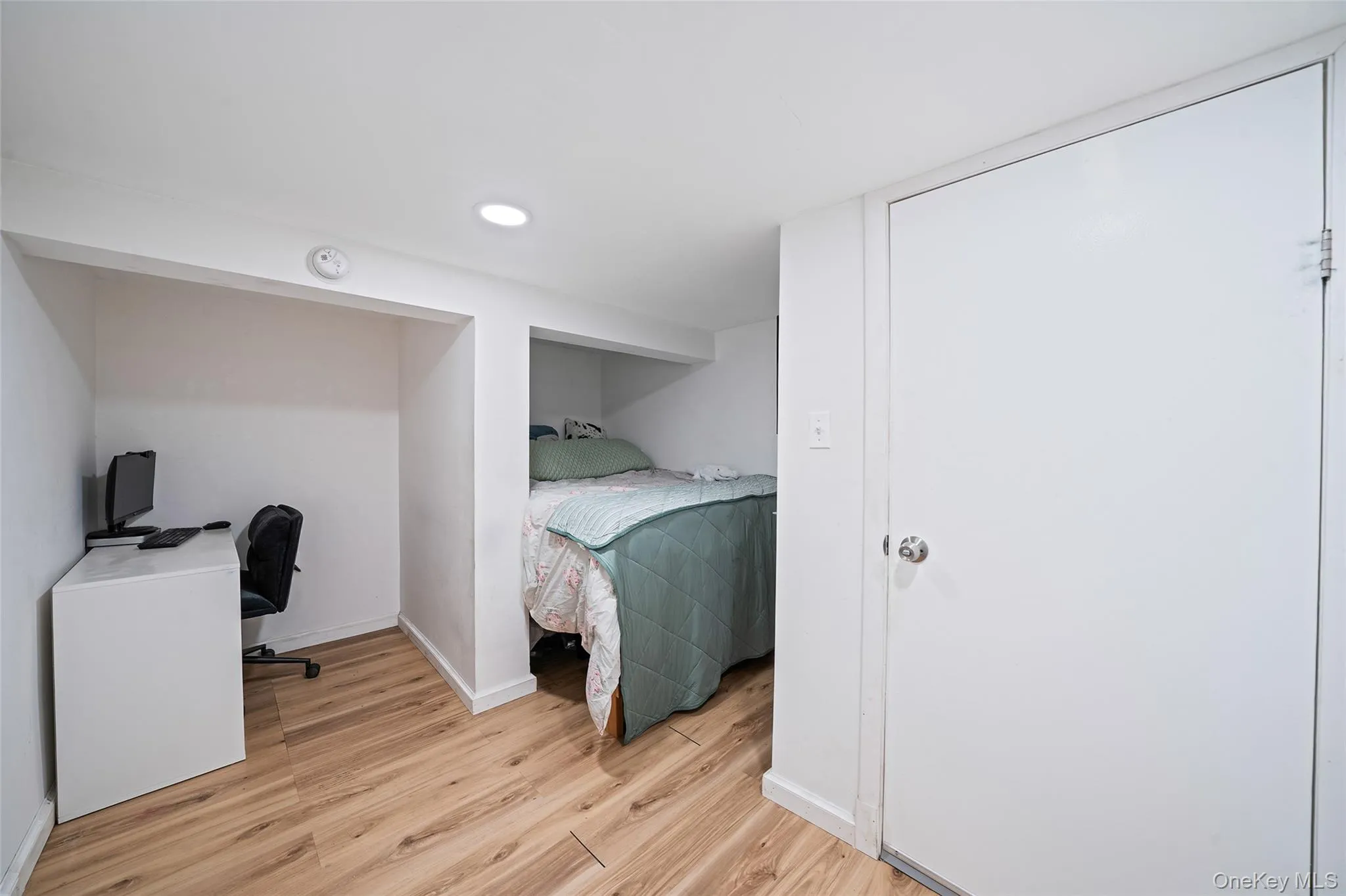 240-11 88th Avenue, New York, NY, 4 Bedrooms Bedrooms, 8 Rooms Rooms,2 BathroomsBathrooms,Residential,For Rent,88th,0,1008486 240-11 88th Avenue, New York, NY, 4 Bedrooms Bedrooms, 8 Rooms Rooms,2 BathroomsBathrooms,Residential,For Rent,88th,0,1008486