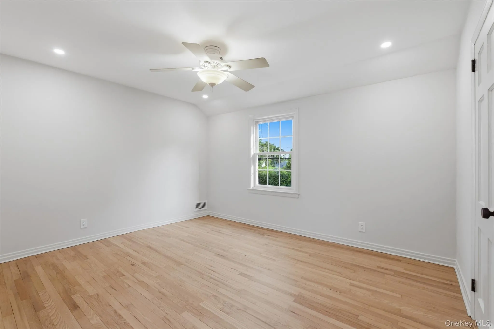 1 Bevan Place, Eastchester, NY, 3 Bedrooms Bedrooms, 7 Rooms Rooms,1 BathroomBathrooms,Residential,For Rent,Bevan,0,1008487 1 Bevan Place, Eastchester, NY, 3 Bedrooms Bedrooms, 7 Rooms Rooms,1 BathroomBathrooms,Residential,For Rent,Bevan,0,1008487