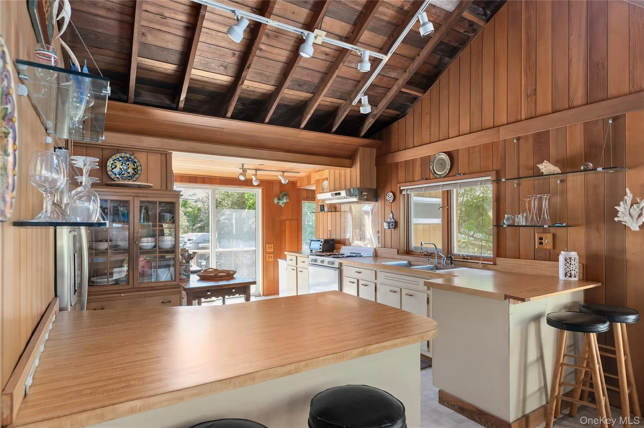 28 Ocean Road, Islip, NY, 4 Bedrooms Bedrooms, 6 Rooms Rooms,1 BathroomBathrooms,Residential,For Rent,Ocean,0,1008488 28 Ocean Road, Islip, NY, 4 Bedrooms Bedrooms, 6 Rooms Rooms,1 BathroomBathrooms,Residential,For Rent,Ocean,0,1008488