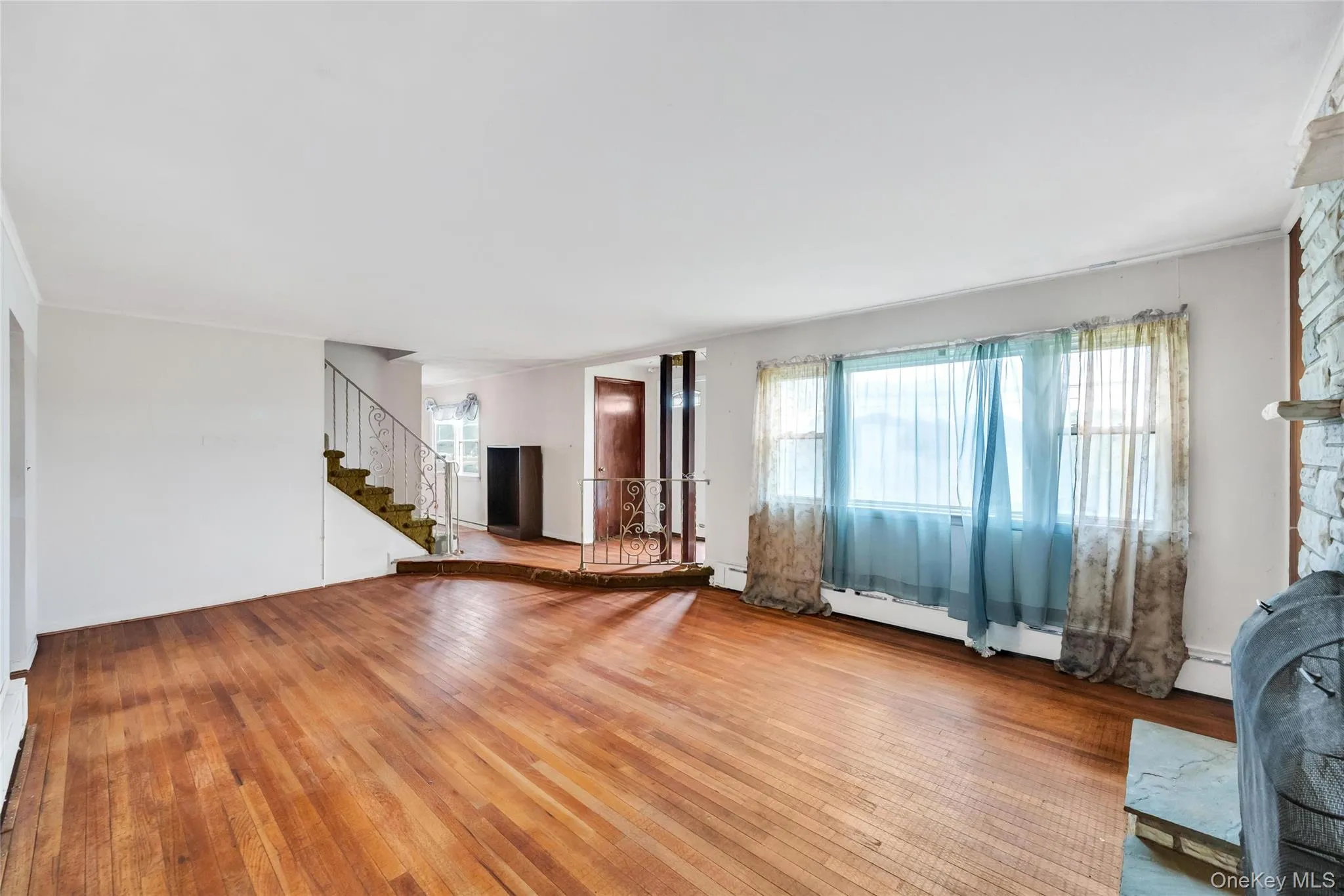 274 Johnson Avenue, Islip, NY, 4 Bedrooms Bedrooms, 8 Rooms Rooms,2 BathroomsBathrooms,Residential,For Rent,Johnson,0,1008492 274 Johnson Avenue, Islip, NY, 4 Bedrooms Bedrooms, 8 Rooms Rooms,2 BathroomsBathrooms,Residential,For Rent,Johnson,0,1008492