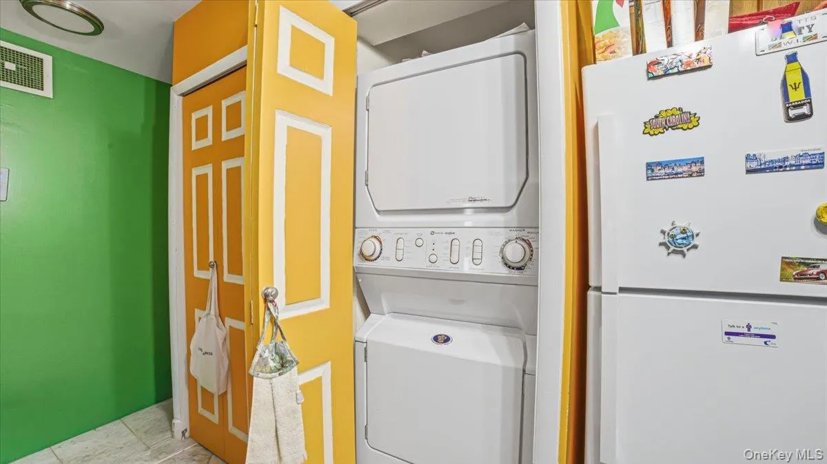 421 Broadway, Yonkers, NY, 3 Bedrooms Bedrooms, 5 Rooms Rooms,2 BathroomsBathrooms,Residential,For Rent,Broadway,0,1008503 421 Broadway, Yonkers, NY, 3 Bedrooms Bedrooms, 5 Rooms Rooms,2 BathroomsBathrooms,Residential,For Rent,Broadway,0,1008503