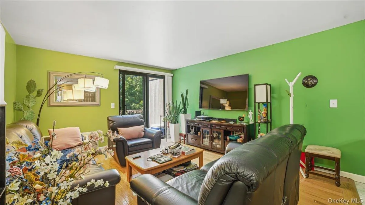 421 Broadway, Yonkers, NY, 3 Bedrooms Bedrooms, 5 Rooms Rooms,2 BathroomsBathrooms,Residential,For Rent,Broadway,0,1008503 421 Broadway, Yonkers, NY, 3 Bedrooms Bedrooms, 5 Rooms Rooms,2 BathroomsBathrooms,Residential,For Rent,Broadway,0,1008503