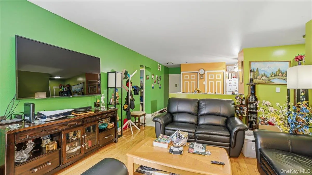 421 Broadway, Yonkers, NY, 3 Bedrooms Bedrooms, 5 Rooms Rooms,2 BathroomsBathrooms,Residential,For Rent,Broadway,0,1008503 421 Broadway, Yonkers, NY, 3 Bedrooms Bedrooms, 5 Rooms Rooms,2 BathroomsBathrooms,Residential,For Rent,Broadway,0,1008503