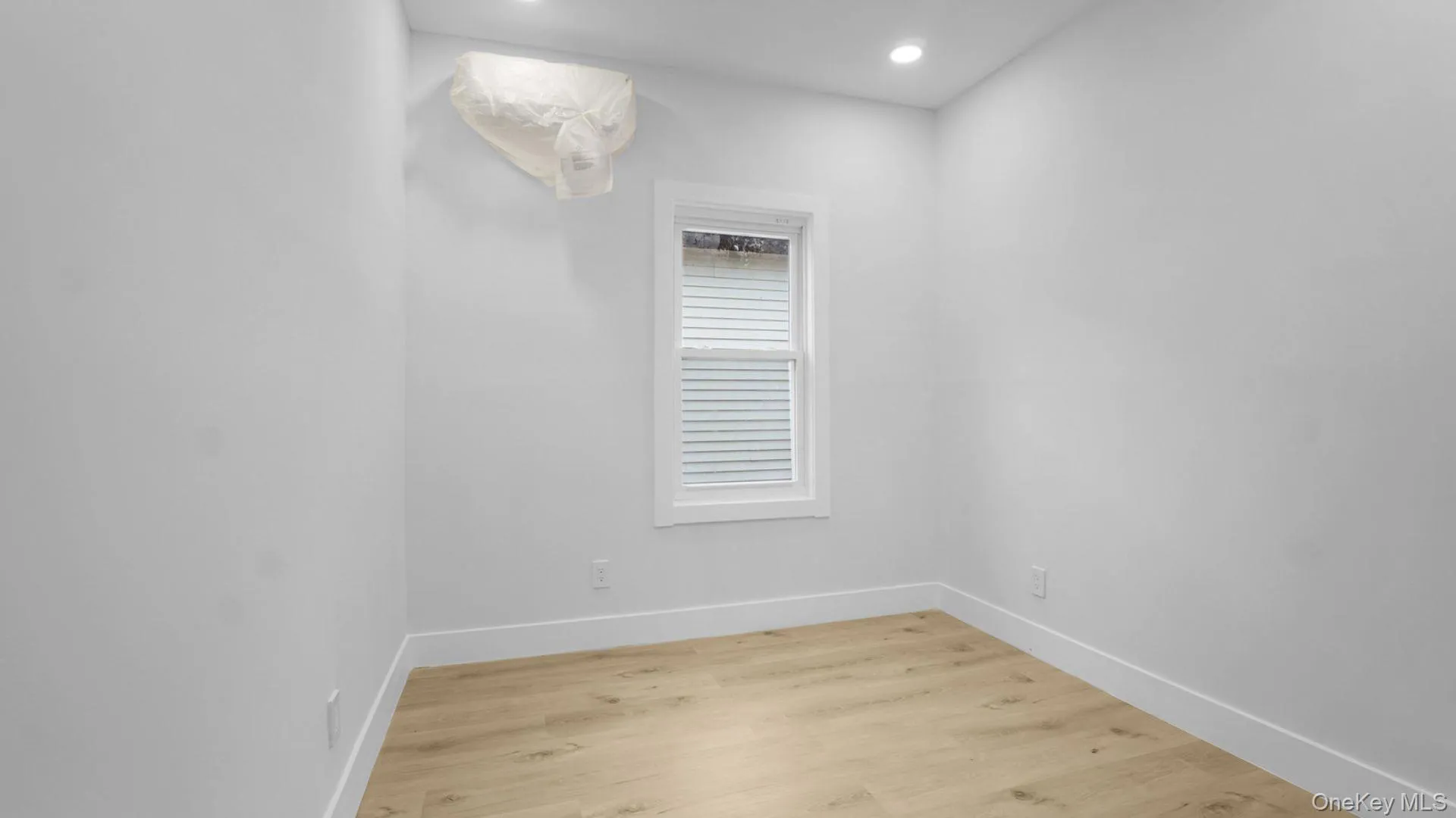 4219 Murdock Avenue, New York, NY, 3 Bedrooms Bedrooms, 6 Rooms Rooms,2 BathroomsBathrooms,Residential,For Rent,Murdock,0,1008512 4219 Murdock Avenue, New York, NY, 3 Bedrooms Bedrooms, 6 Rooms Rooms,2 BathroomsBathrooms,Residential,For Rent,Murdock,0,1008512