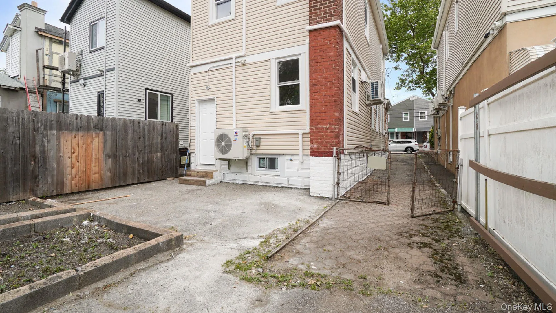 4219 Murdock Avenue, New York, NY, 3 Bedrooms Bedrooms, 6 Rooms Rooms,2 BathroomsBathrooms,Residential,For Rent,Murdock,0,1008512 4219 Murdock Avenue, New York, NY, 3 Bedrooms Bedrooms, 6 Rooms Rooms,2 BathroomsBathrooms,Residential,For Rent,Murdock,0,1008512