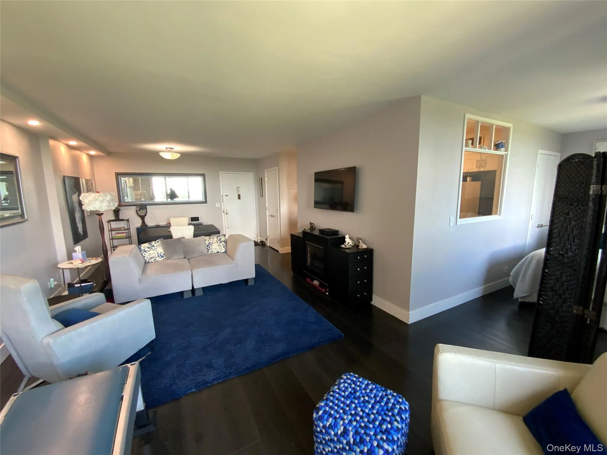 27010 Grand Central Parkway, New York, NY, 3 Rooms Rooms,1 BathroomBathrooms,Residential,For Rent,Grand Central,0,1008514 27010 Grand Central Parkway, New York, NY, 3 Rooms Rooms,1 BathroomBathrooms,Residential,For Rent,Grand Central,0,1008514