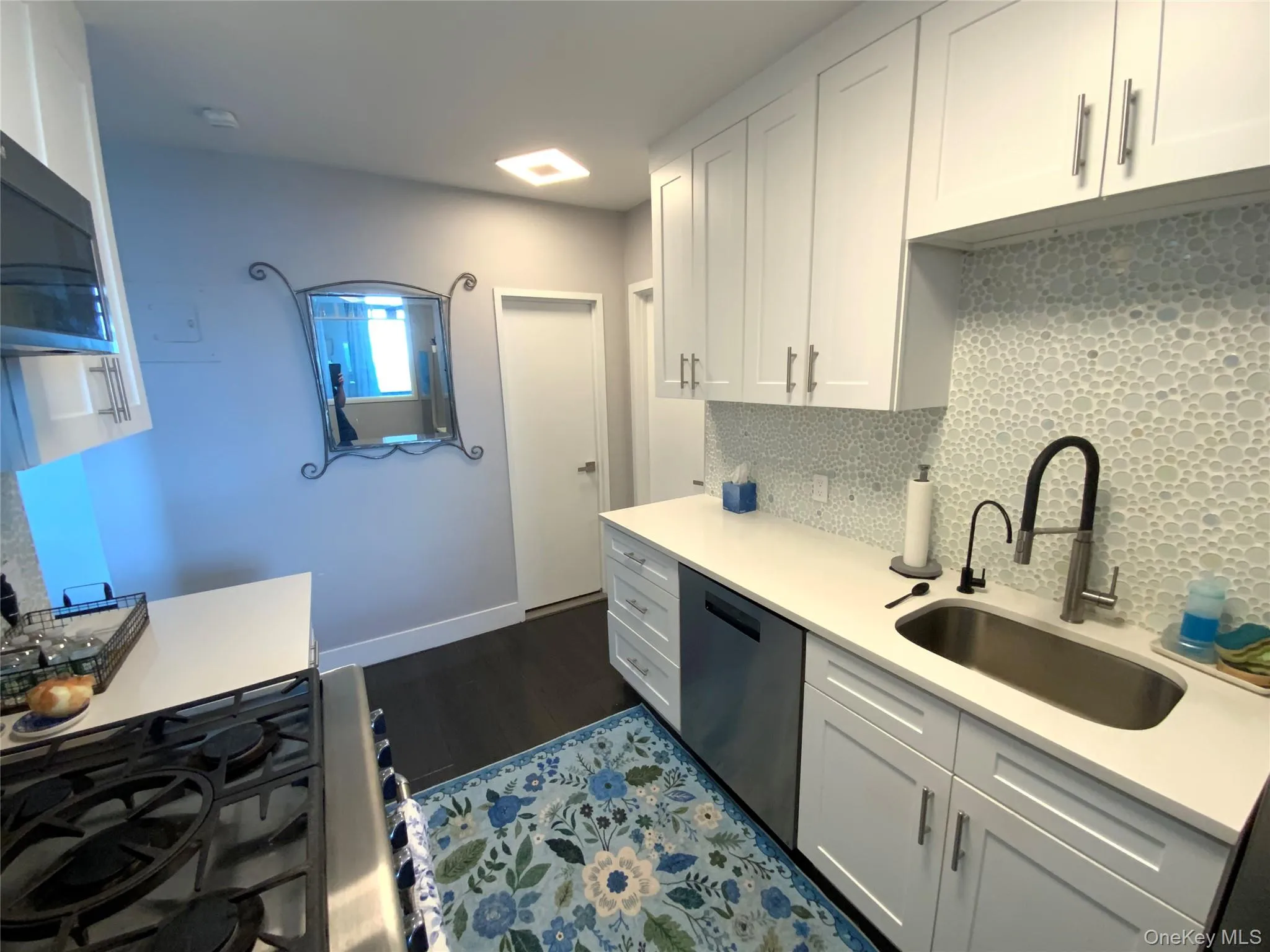 27010 Grand Central Parkway, New York, NY, 3 Rooms Rooms,1 BathroomBathrooms,Residential,For Rent,Grand Central,0,1008514 27010 Grand Central Parkway, New York, NY, 3 Rooms Rooms,1 BathroomBathrooms,Residential,For Rent,Grand Central,0,1008514