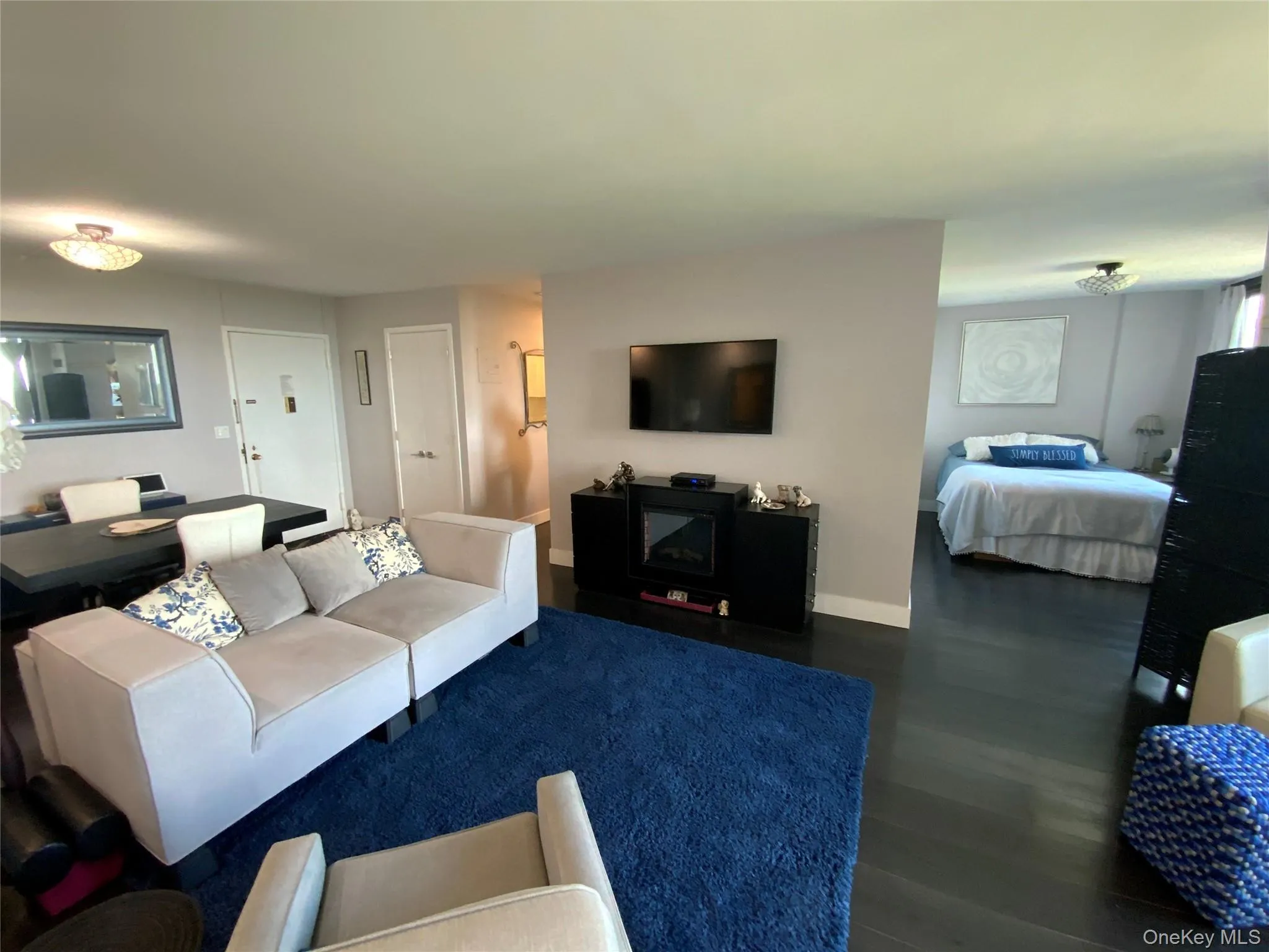 27010 Grand Central Parkway, New York, NY, 3 Rooms Rooms,1 BathroomBathrooms,Residential,For Rent,Grand Central,0,1008514 27010 Grand Central Parkway, New York, NY, 3 Rooms Rooms,1 BathroomBathrooms,Residential,For Rent,Grand Central,0,1008514