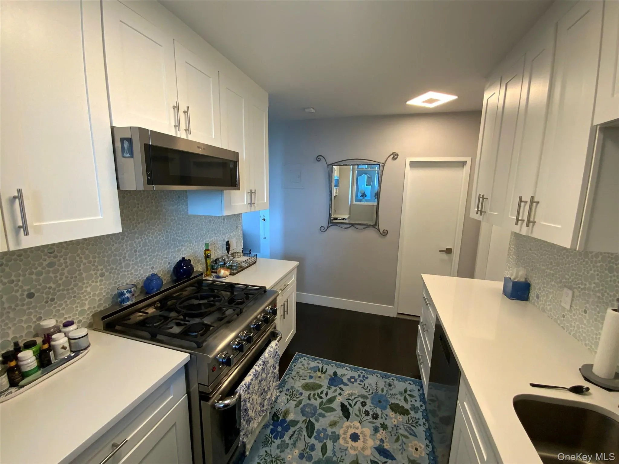 27010 Grand Central Parkway, New York, NY, 3 Rooms Rooms,1 BathroomBathrooms,Residential,For Rent,Grand Central,0,1008514 27010 Grand Central Parkway, New York, NY, 3 Rooms Rooms,1 BathroomBathrooms,Residential,For Rent,Grand Central,0,1008514