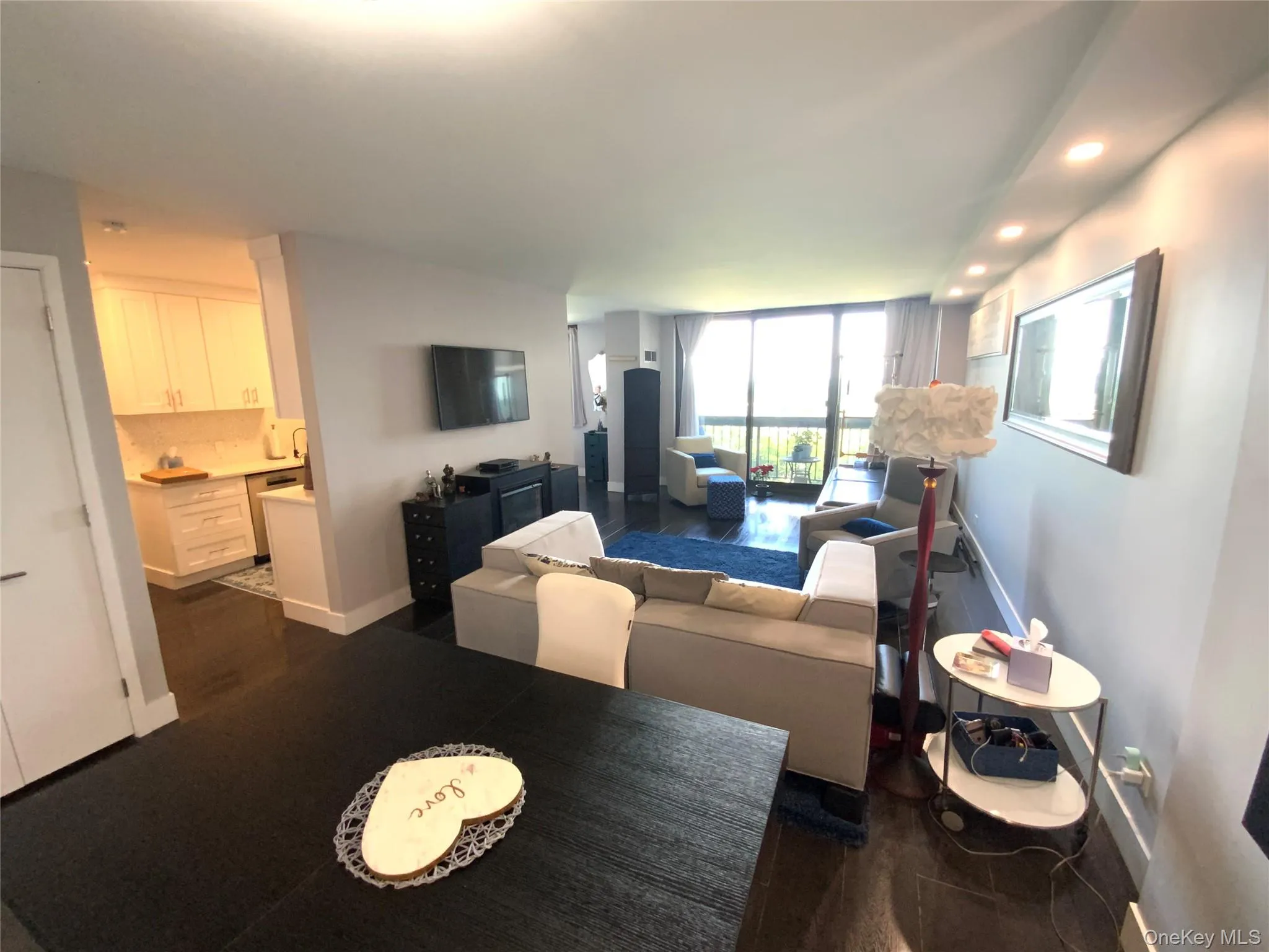27010 Grand Central Parkway, New York, NY, 3 Rooms Rooms,1 BathroomBathrooms,Residential,For Rent,Grand Central,0,1008514 27010 Grand Central Parkway, New York, NY, 3 Rooms Rooms,1 BathroomBathrooms,Residential,For Rent,Grand Central,0,1008514