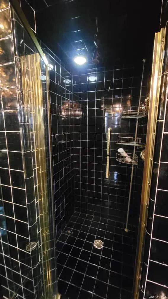 186-20 Troon Road, New York, NY, 4 Bedrooms Bedrooms, 6 Rooms Rooms,3 BathroomsBathrooms,Residential Lease,For Rent,Troon,0,1008520 186-20 Troon Road, New York, NY, 4 Bedrooms Bedrooms, 6 Rooms Rooms,3 BathroomsBathrooms,Residential Lease,For Rent,Troon,0,1008520